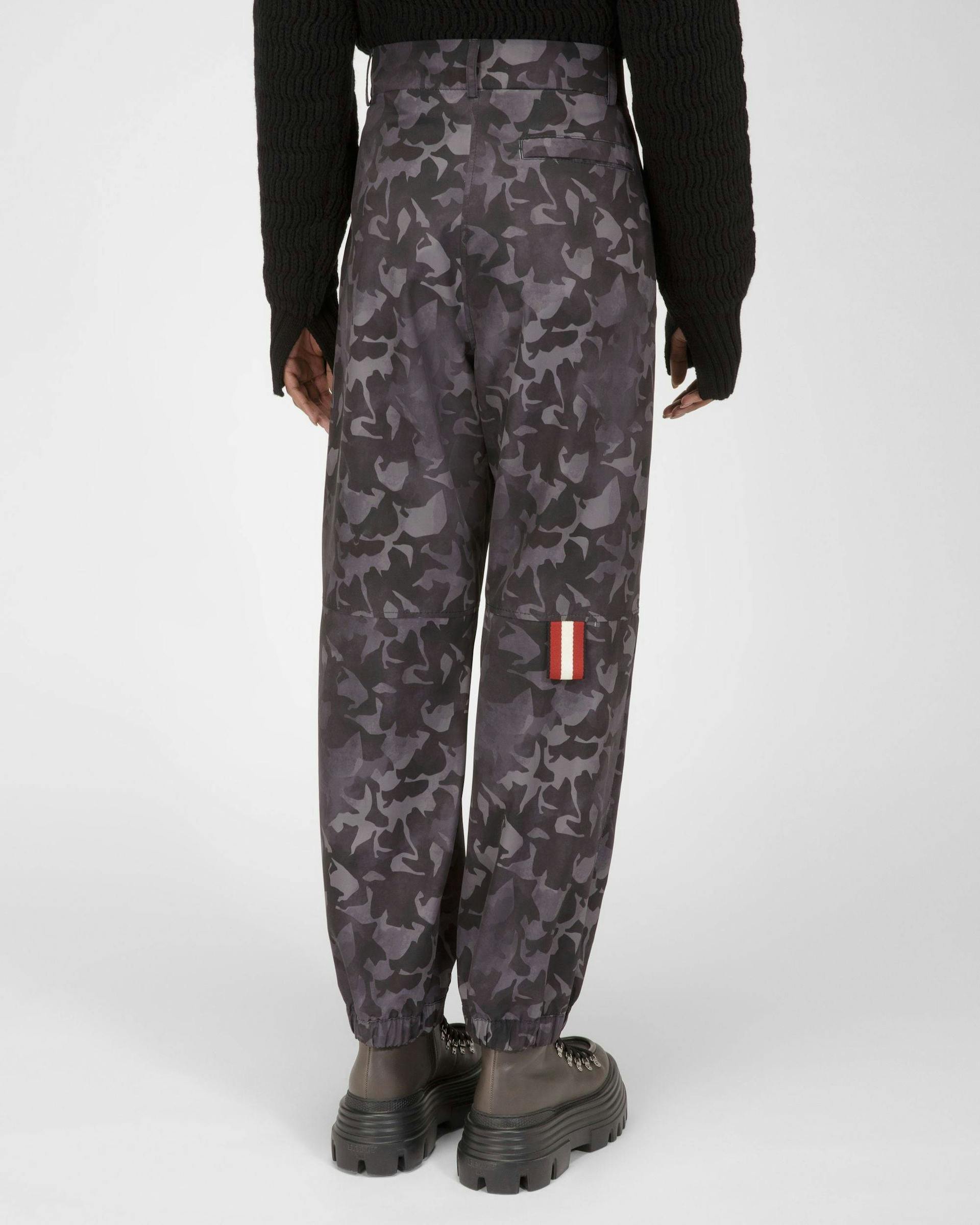 Pantalonic Camouflage In Nylon Riciclato Neri - Donna - Bally - 03