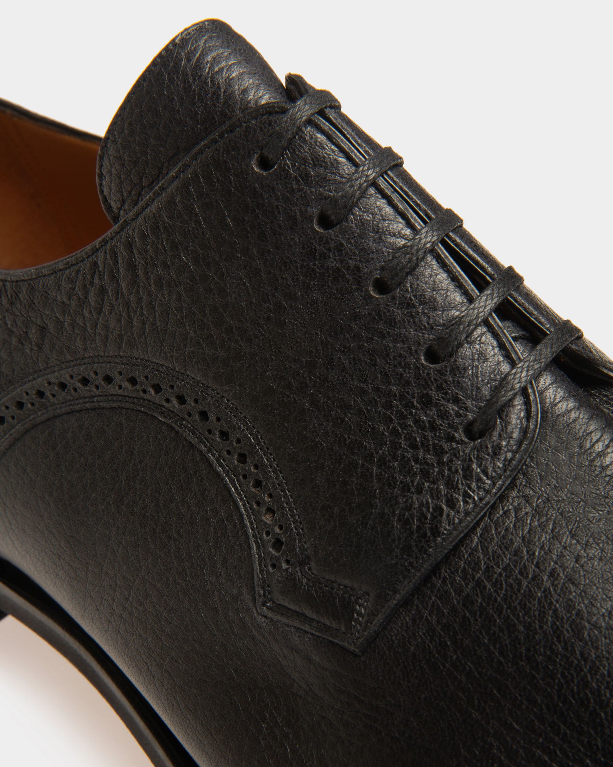 Chaussures Pour Homme En Cuir Noir Verni A La Main - Homme - Bally - 04