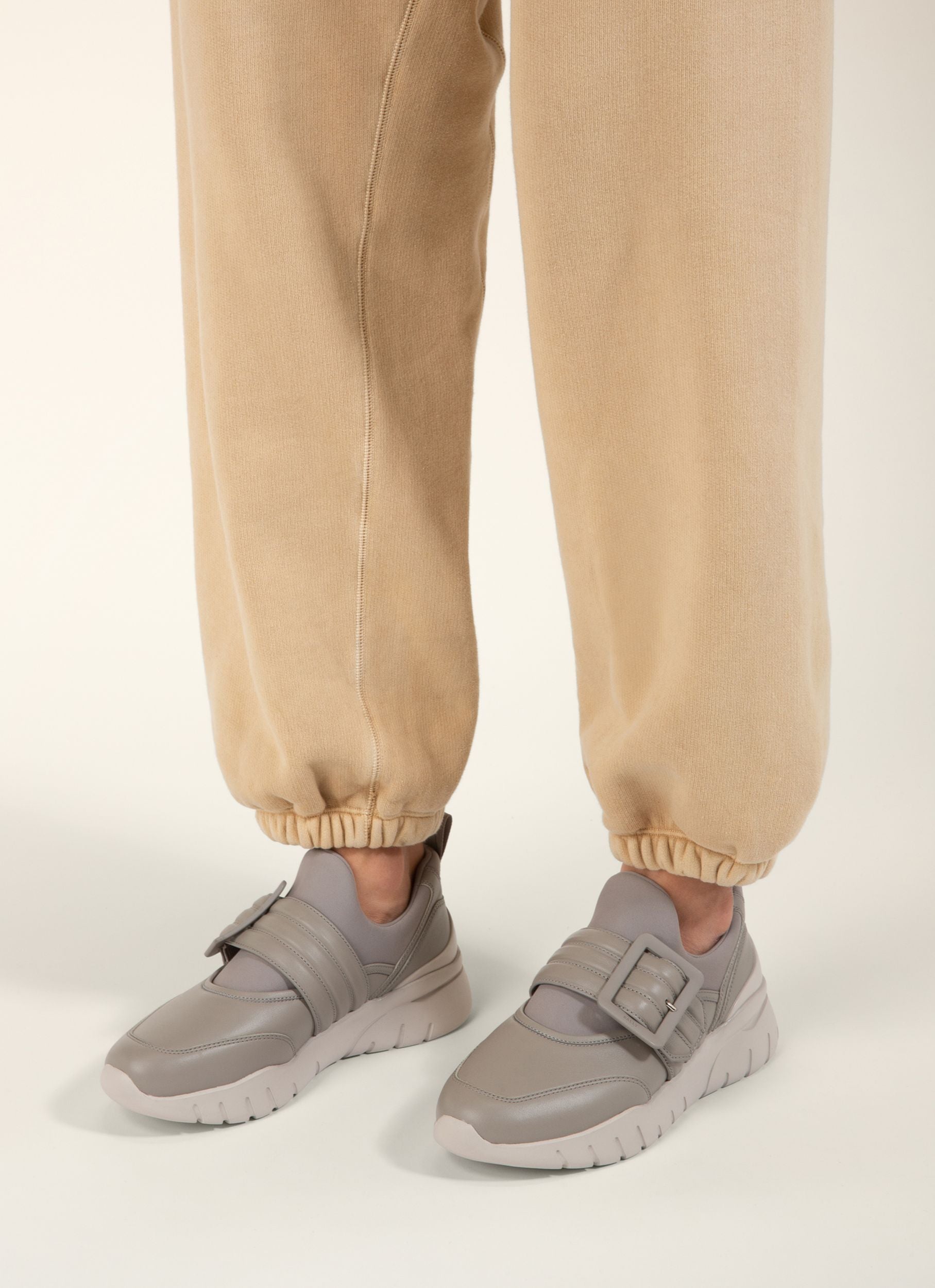 Brinelle Sneakers En Cuir Gris Pierre - Femme - Bally - 06