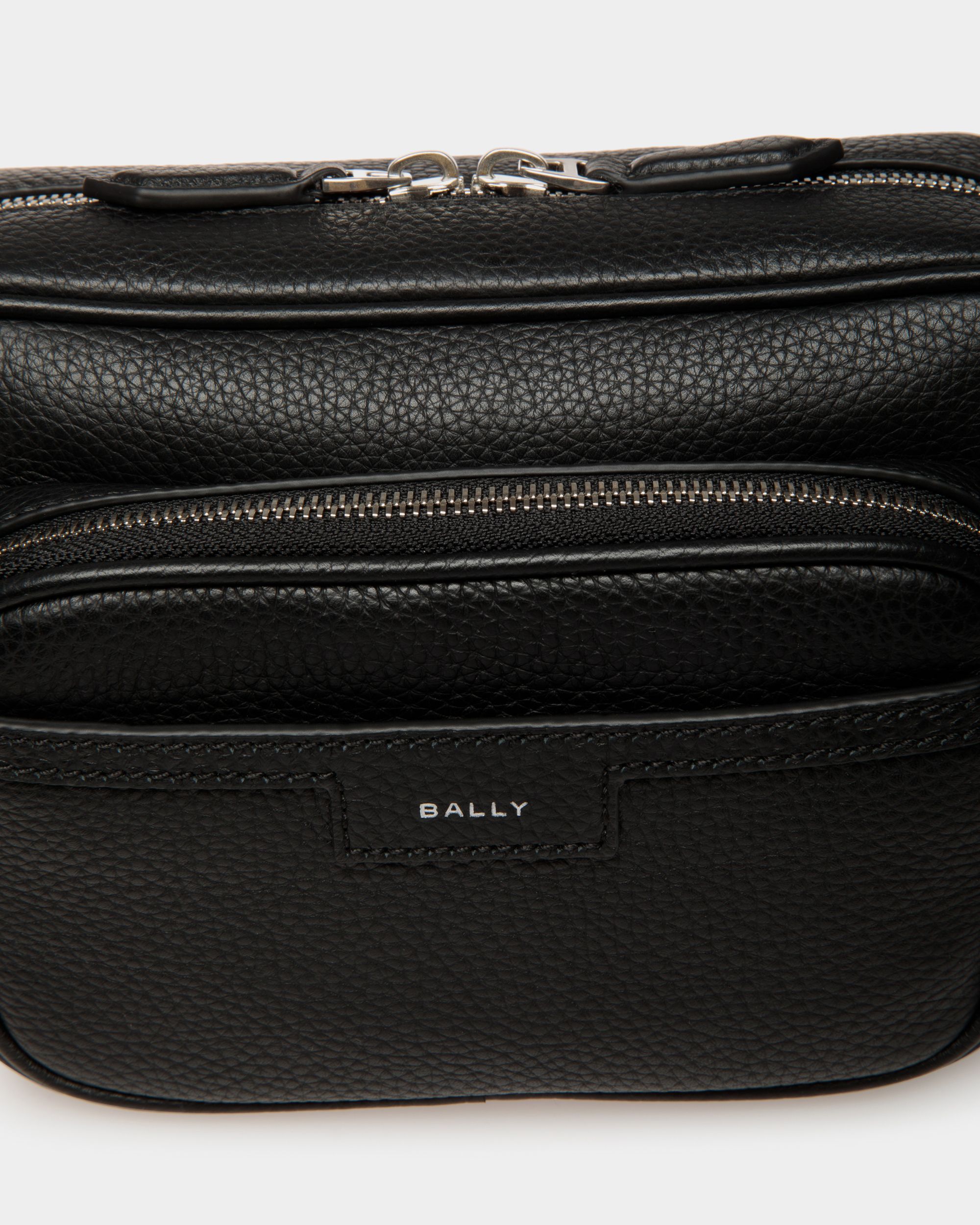 Code Umhängetasche Aus Genarbtem Schwarzem Leder - Herren - Bally - 05