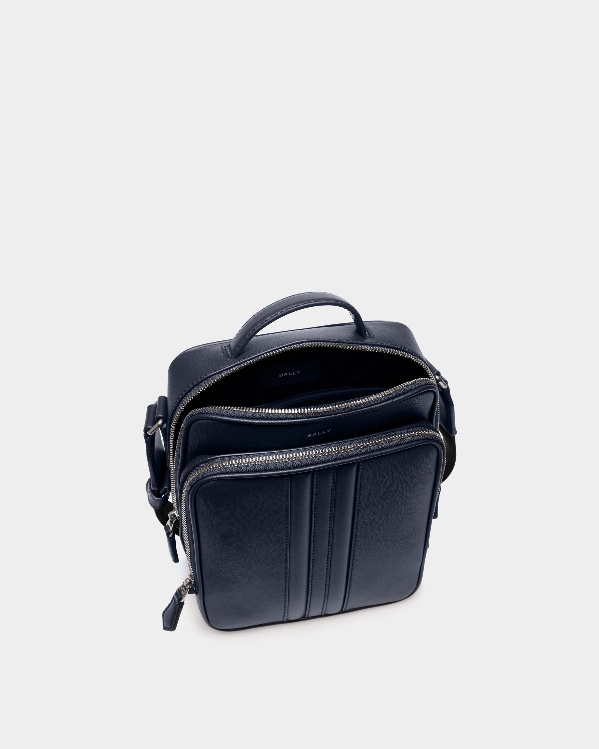 Code Umhängetasche Aus Recyceltem Leder In Navy Blue - Herren - Bally - 05