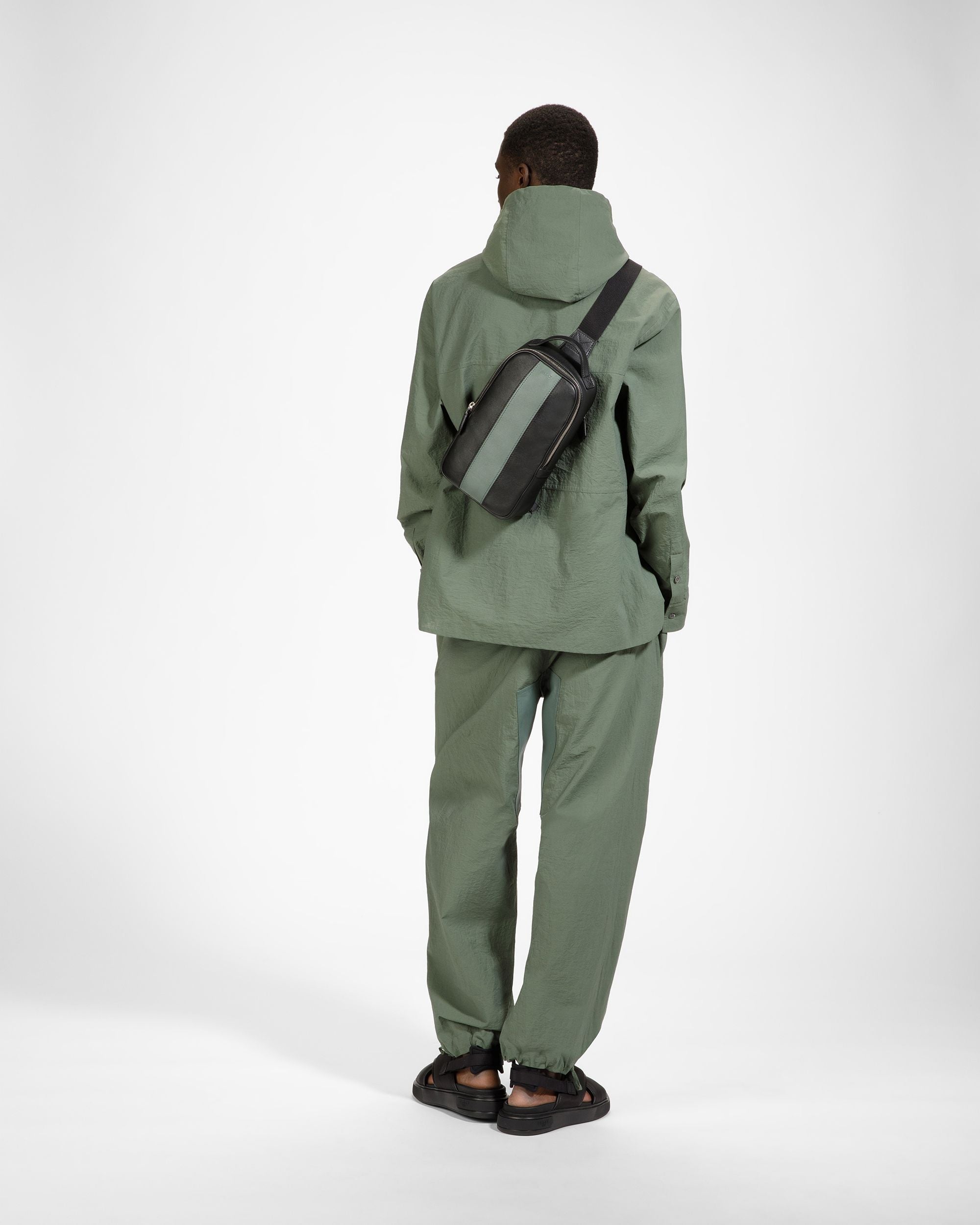 Halikho Borsa Monospalla In Pelle Nera E Verde Salvia - Uomo - Bally - 07