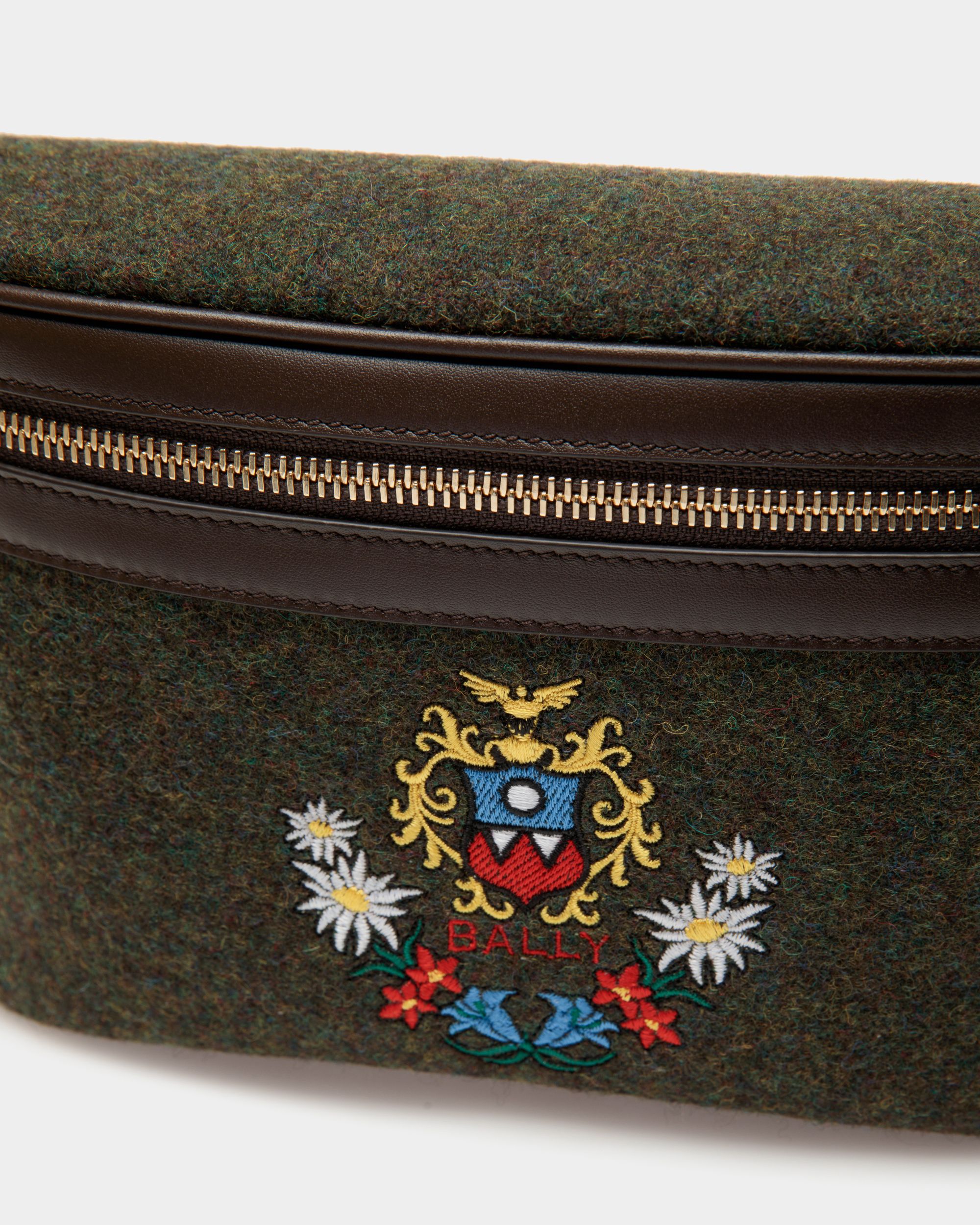 Marsupio Winter Capsule In Lana Verde Scuro E Pelle Color Ebano Con Ricamo Alpine Flowers - Uomo - Bally - 04