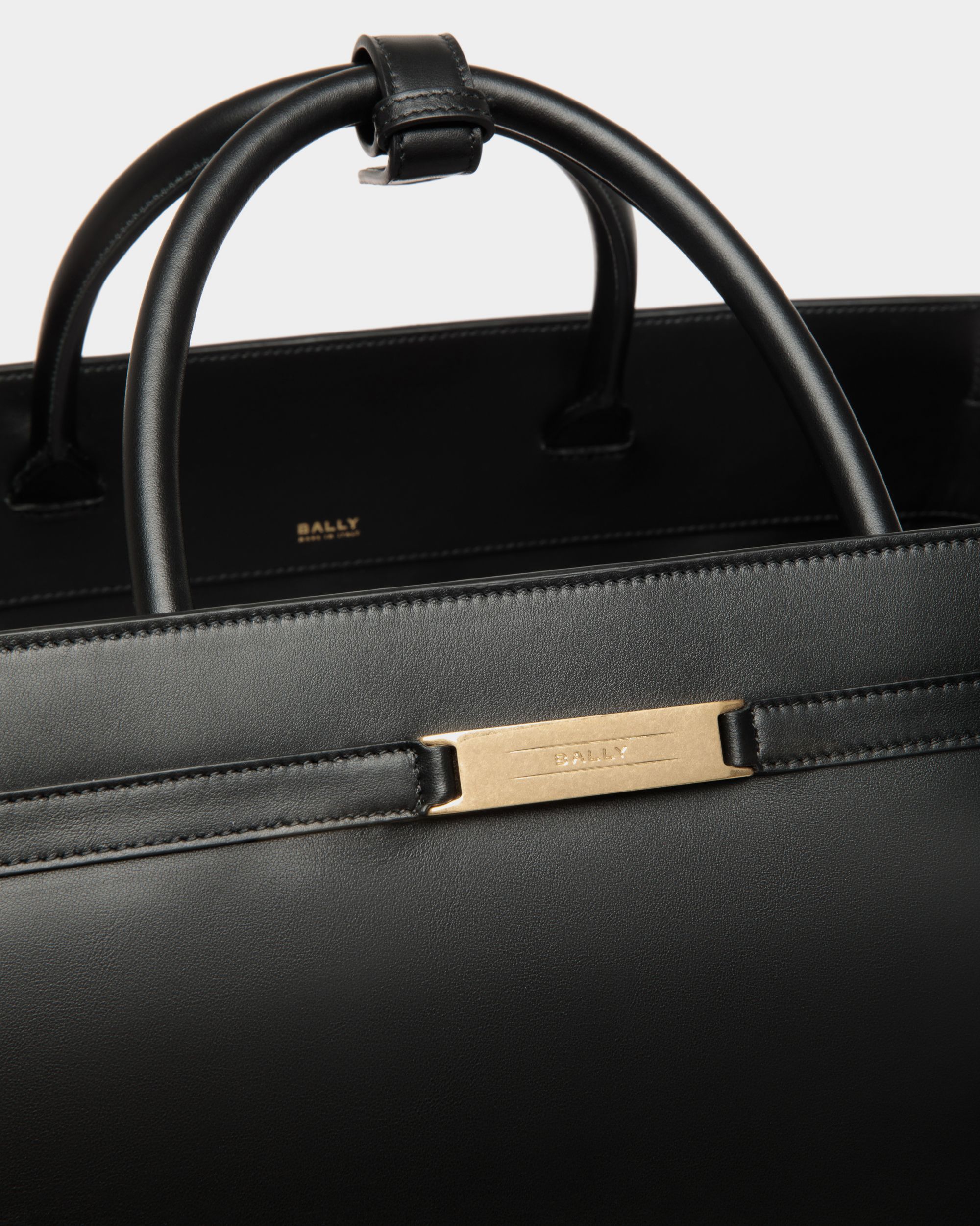 Deco Weekender in Black Leather - Men's - Bally - 06