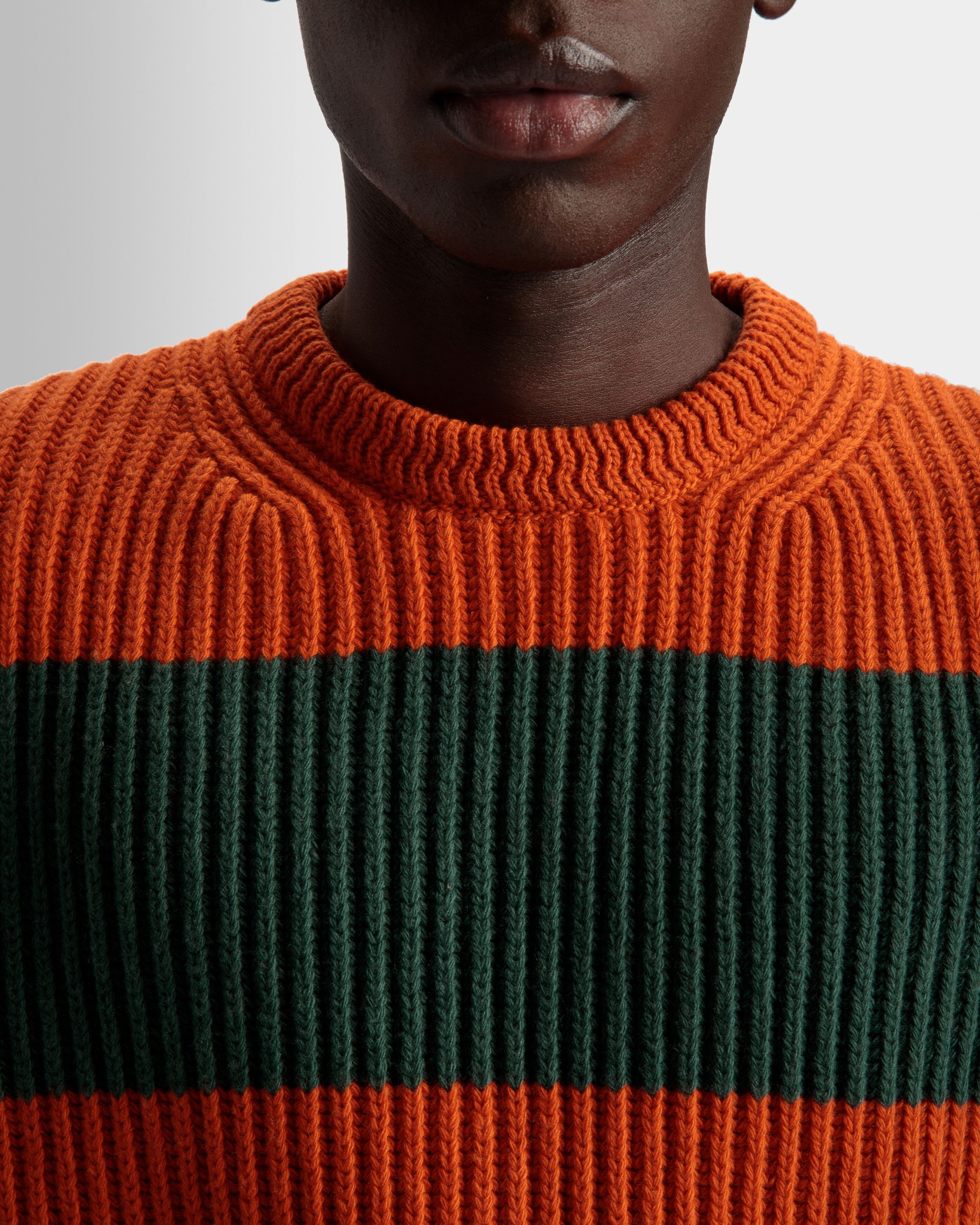 Gestreifter Rundhalspullover Aus Wolle In Orange Und Kelly Green - Herren - Bally - 04