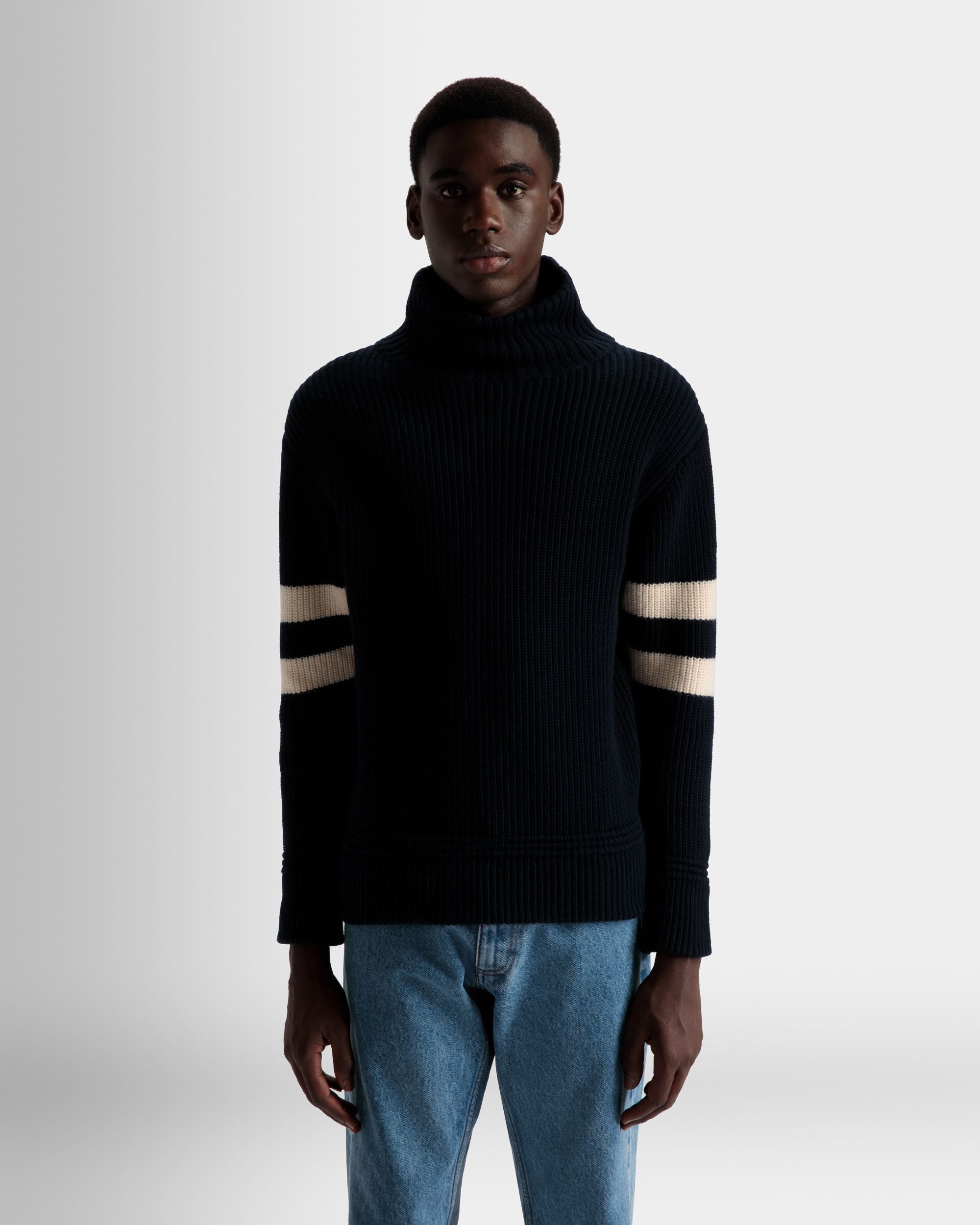 Rollkragenpullover Aus Wolle In Elfenbein Und Tintenblau - Herren - Bally - 03