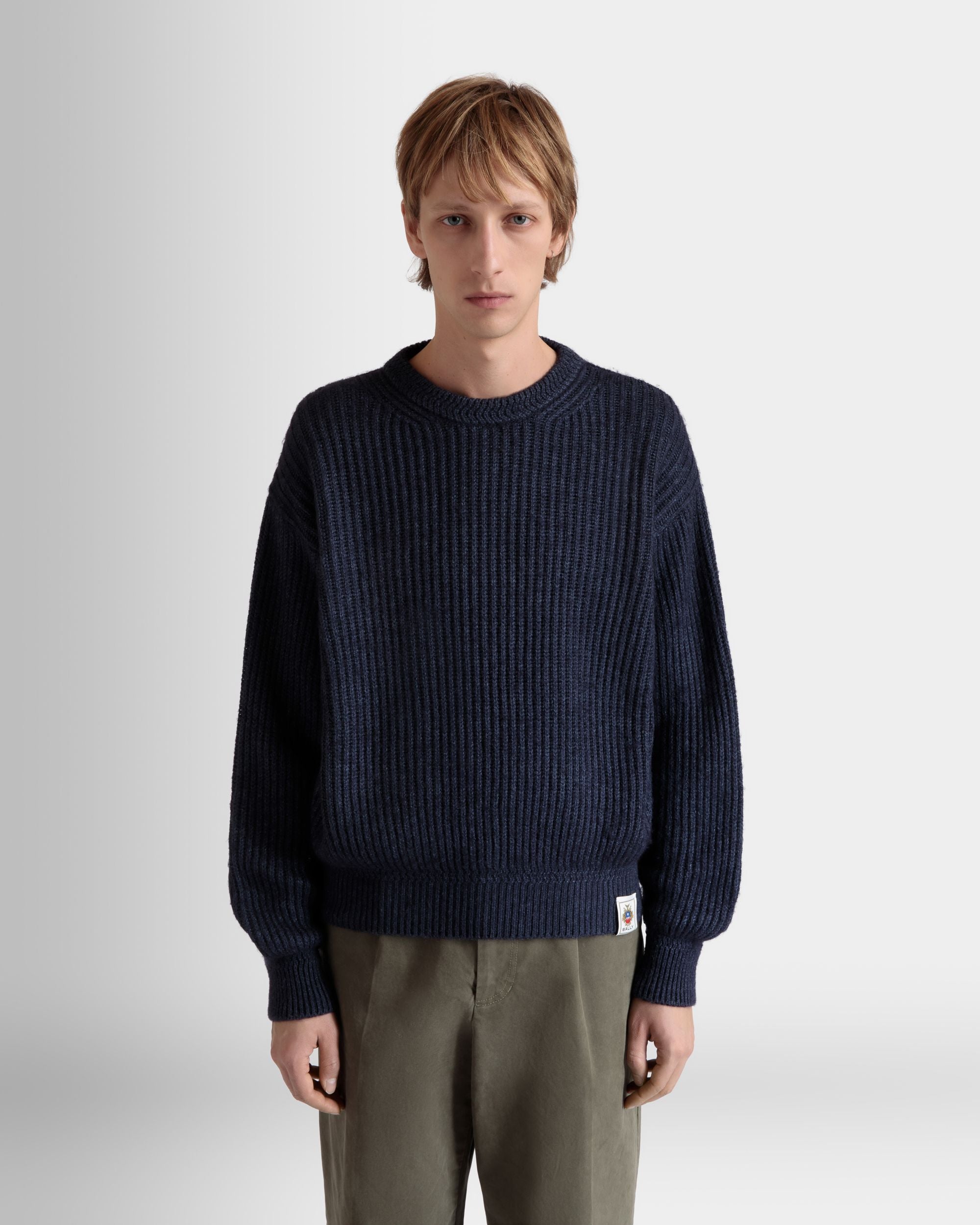 Pull Avec Encolure Ras-Du-Cou Et Logo Bally Crest En Laine Et Soie Navy Blue - Homme - Bally - 03