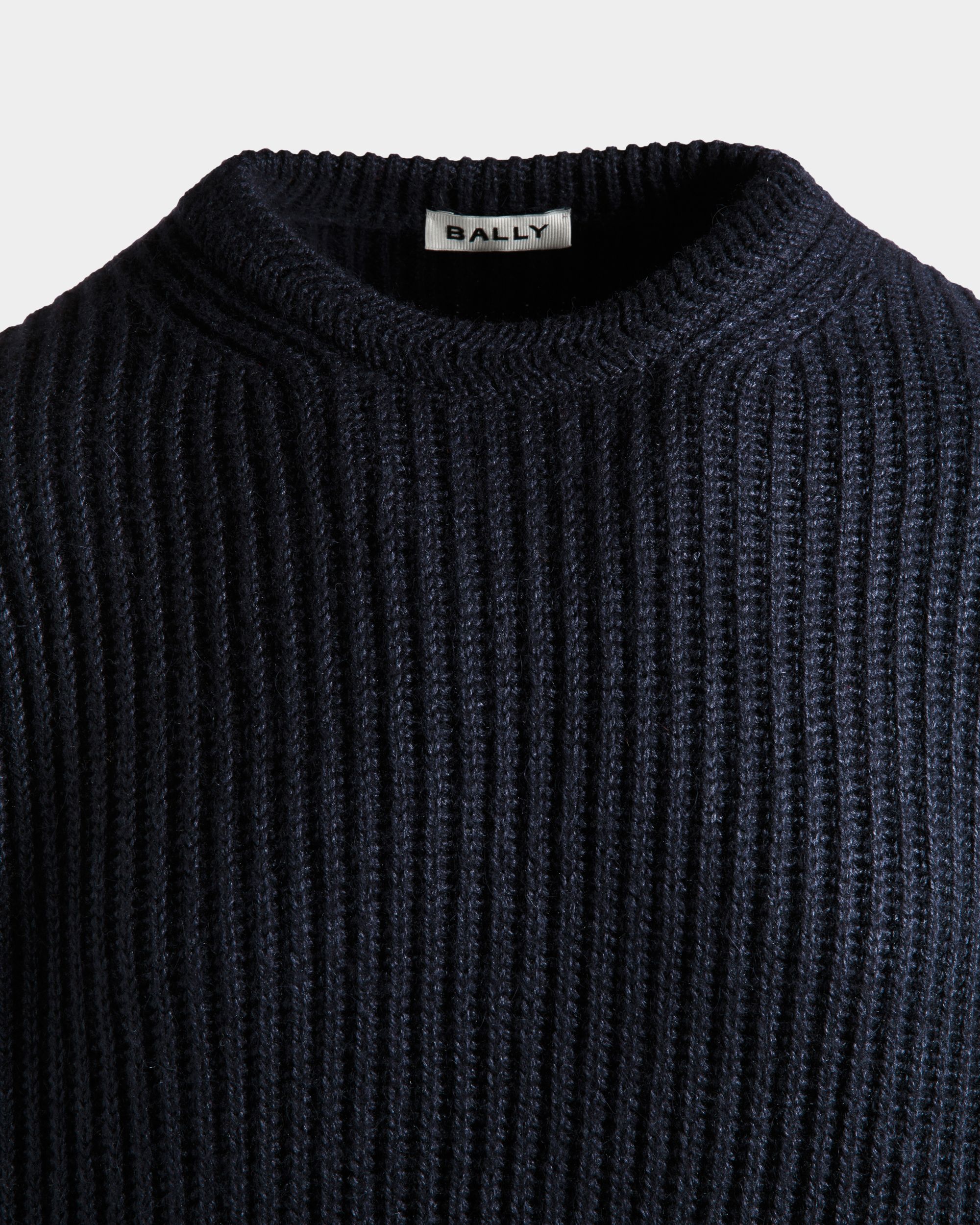 Pull Avec Encolure Ras-Du-Cou Et Logo Bally Crest En Laine Et Soie Navy Blue - Homme - Bally - 05