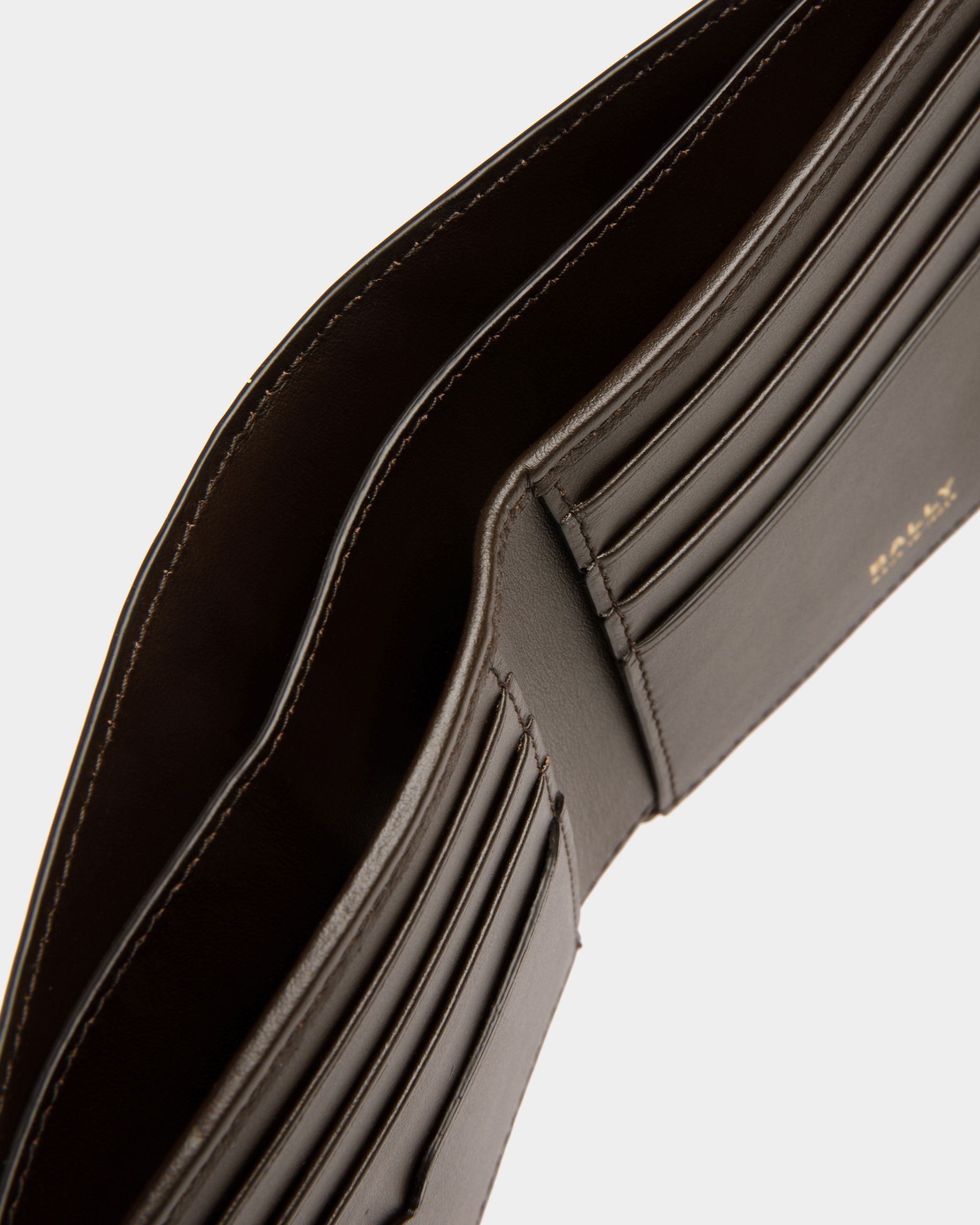 Portefeuille À Deux Volets Speciale En Cuir Marron - Homme - Bally - 04