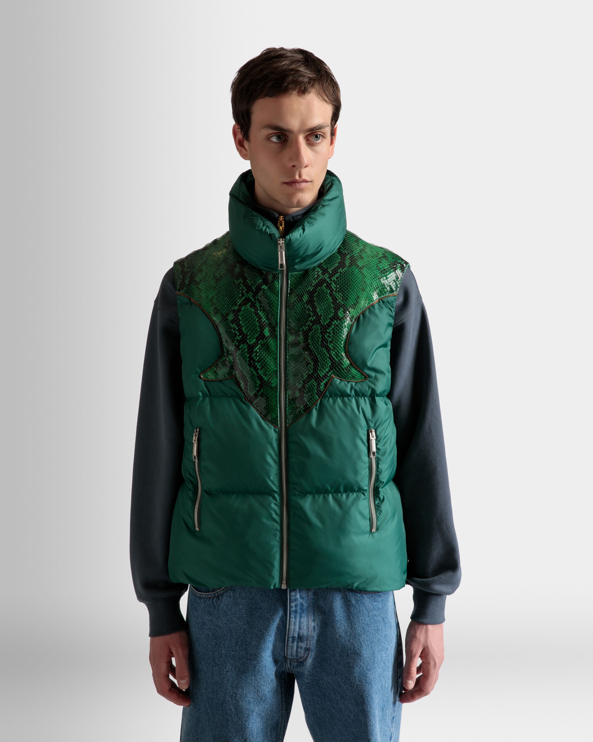 Piumino Smanicato A Collo Alto In Nylon Kelly Green - Uomo - Bally - 03