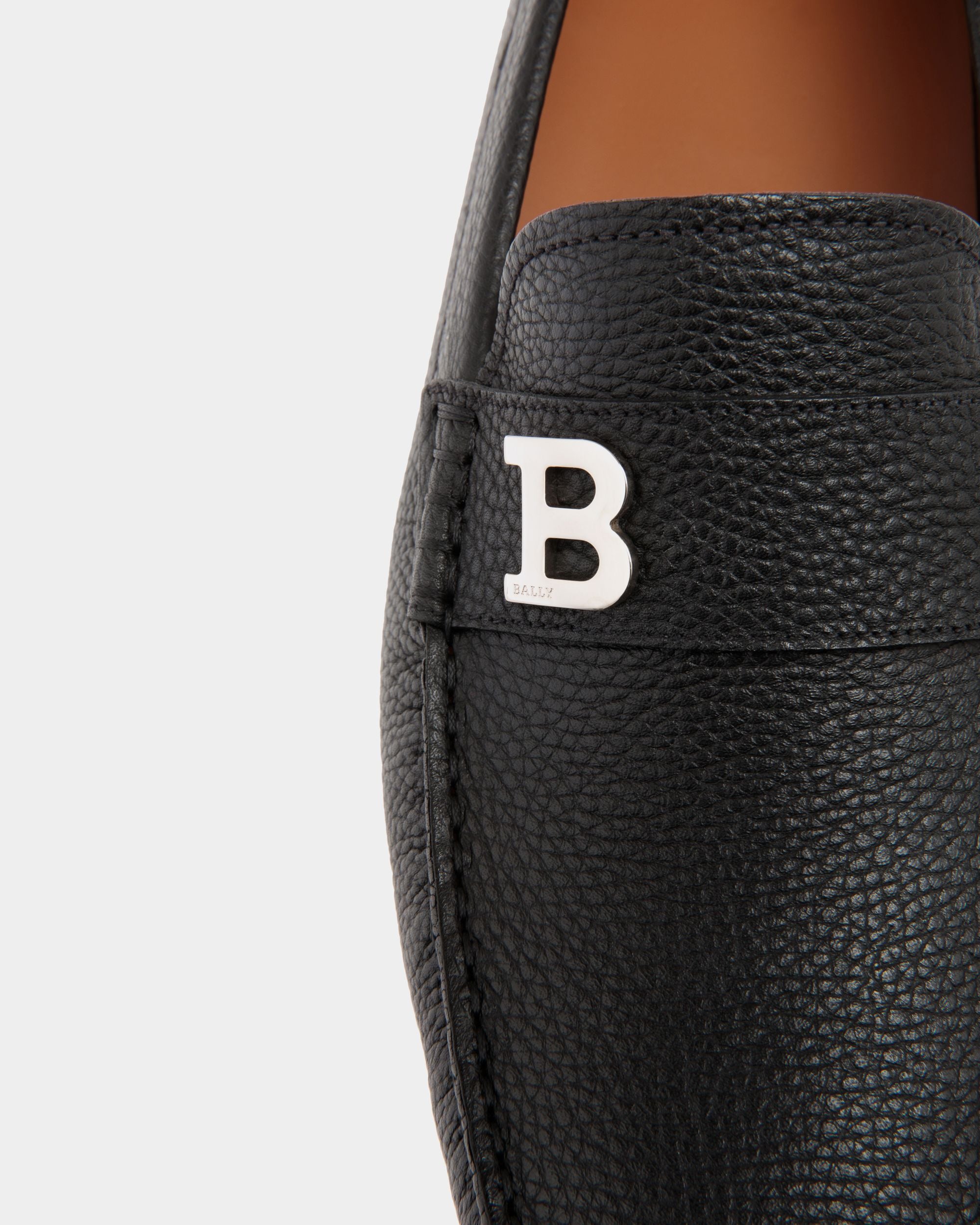 Driver in Black Grained Leather - Men's - Bally - 05