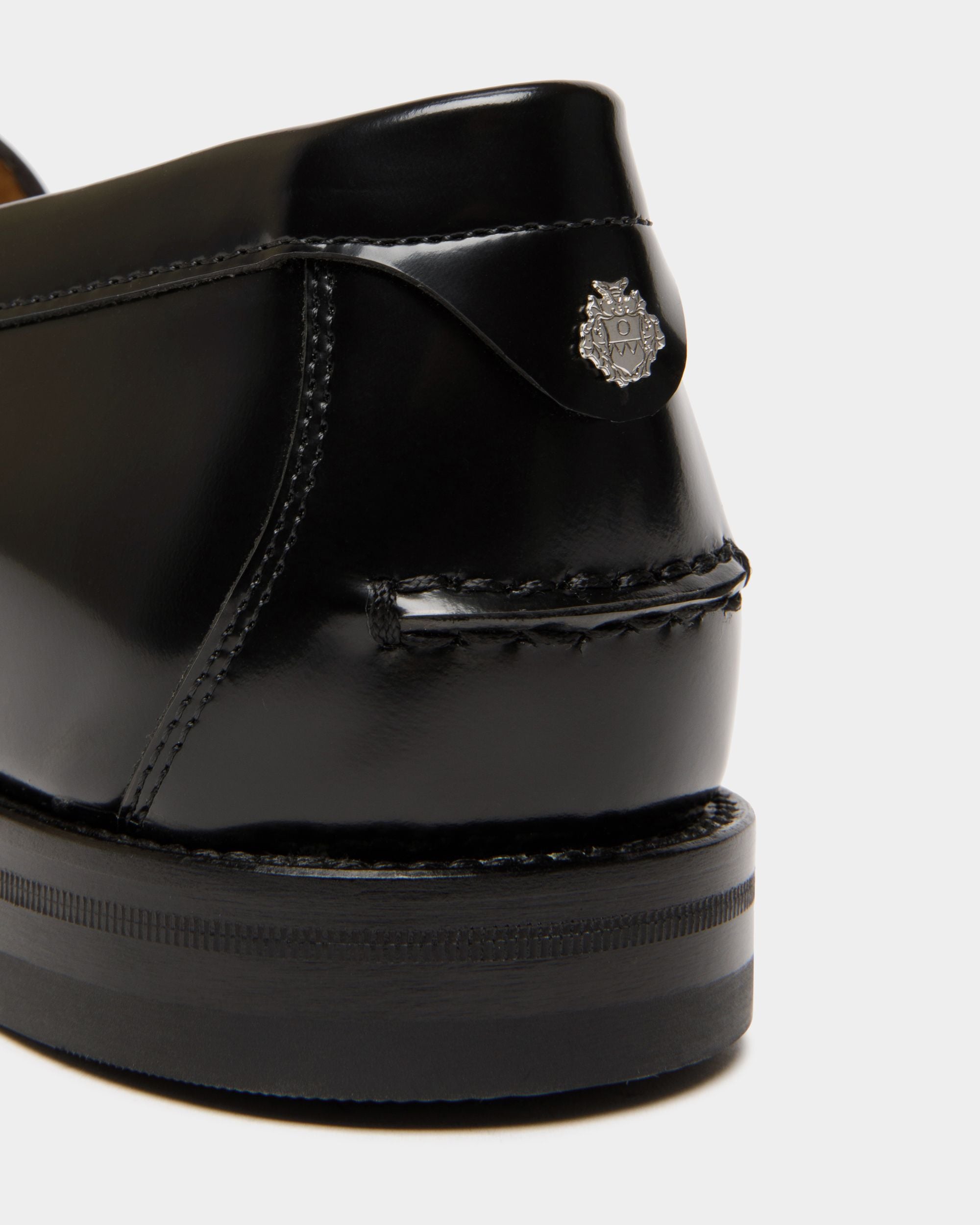 Capitol Loafer in Black Leather - Men's - Bally - 05