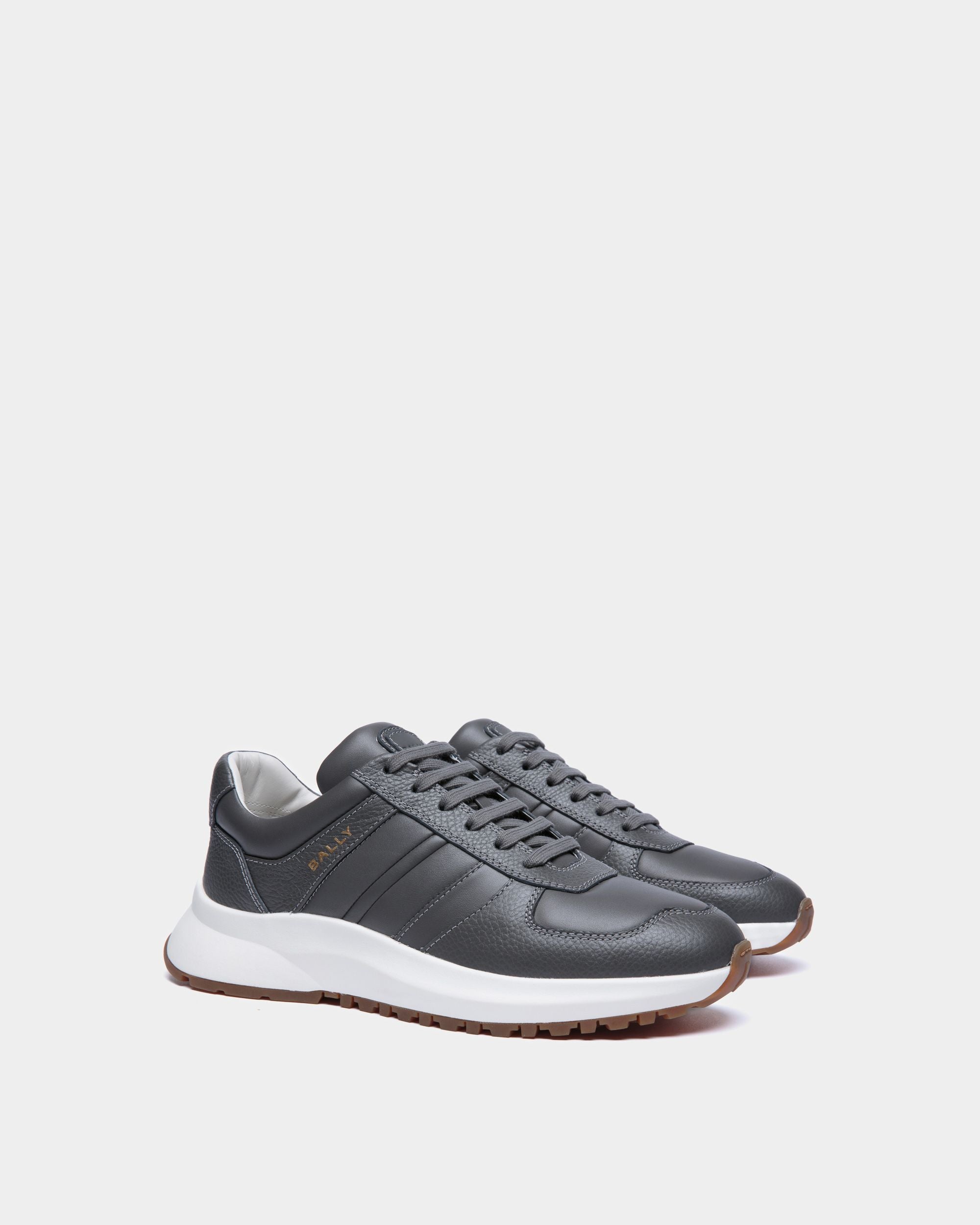 Outline Sneaker Aus Genarbtem Leder In Grau - Men's - Bally - 02