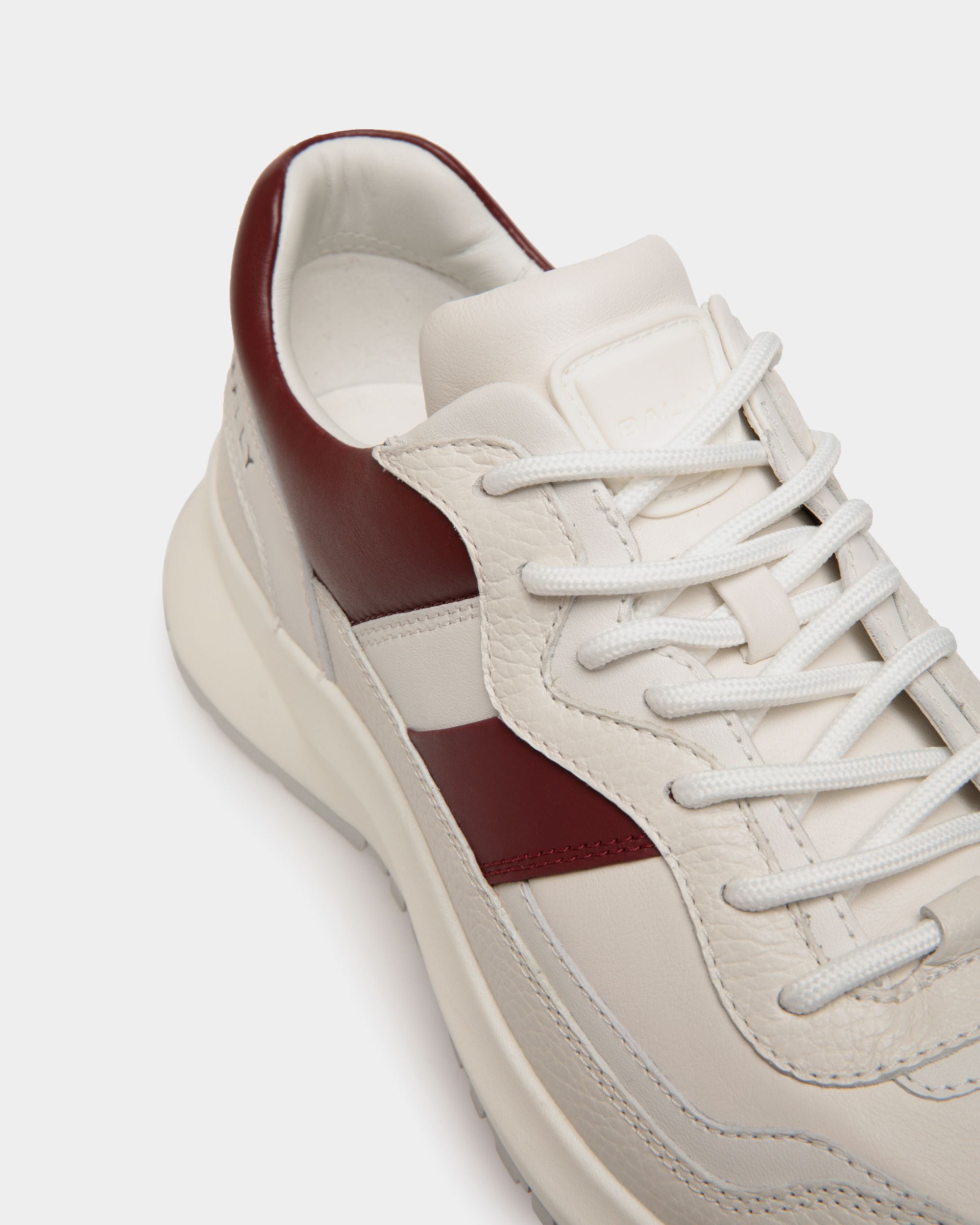 Outline Sneaker Aus Leder In Weiß Und Heritage Red - Homme - Bally - 05