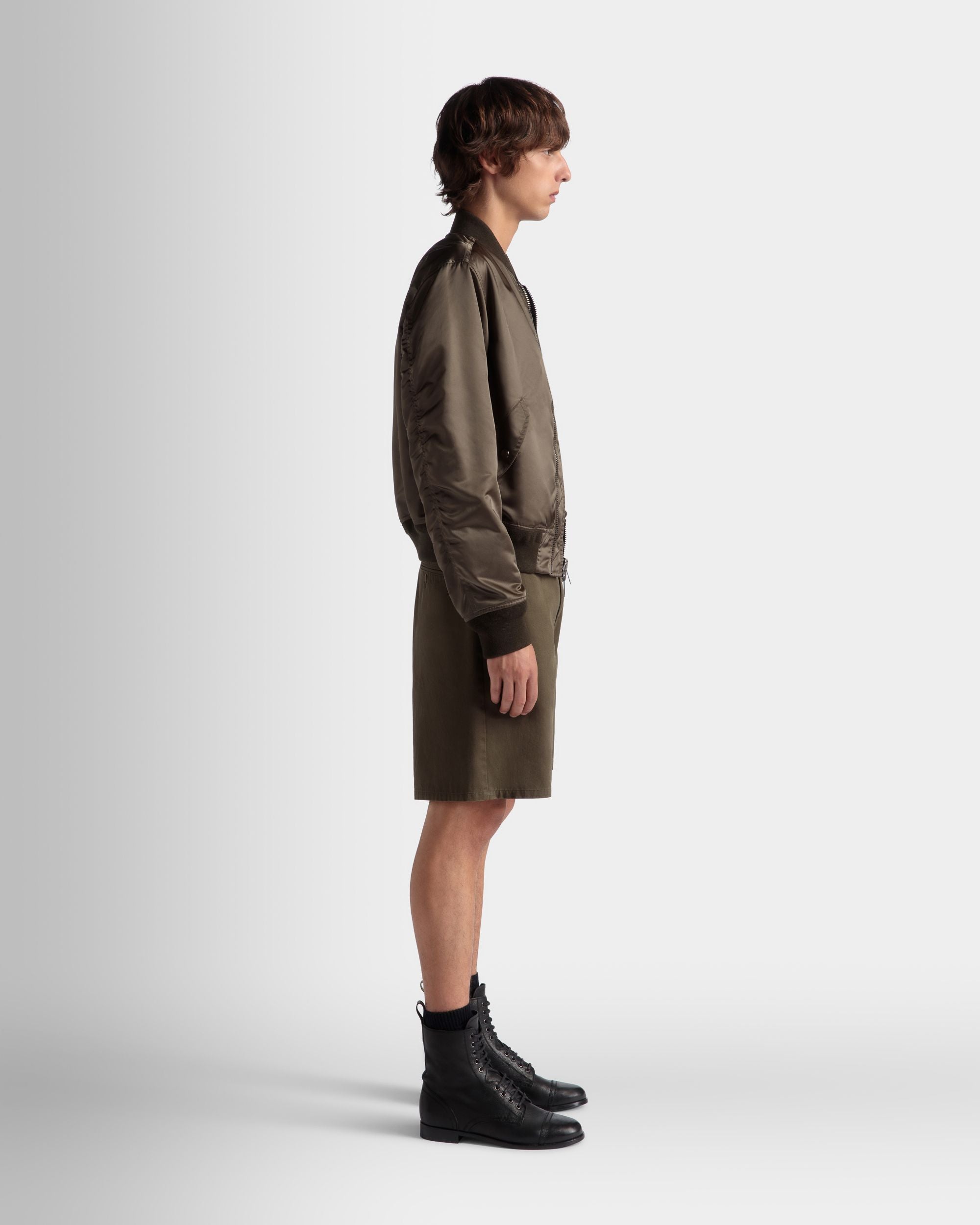 Shorts Aus Baumwolle In Military Green Aus Der Adrien Brody Travel-Kollektion - Herren - Bally - 07