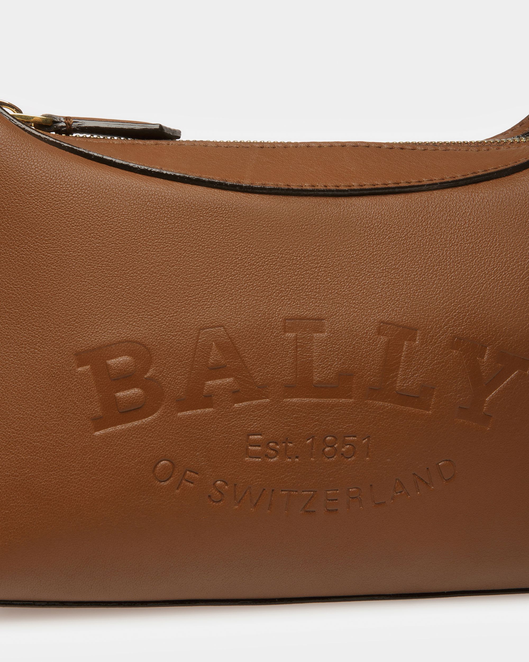 Coralye Umhängetasche Aus Leder In Braun - Damen - Bally - 05