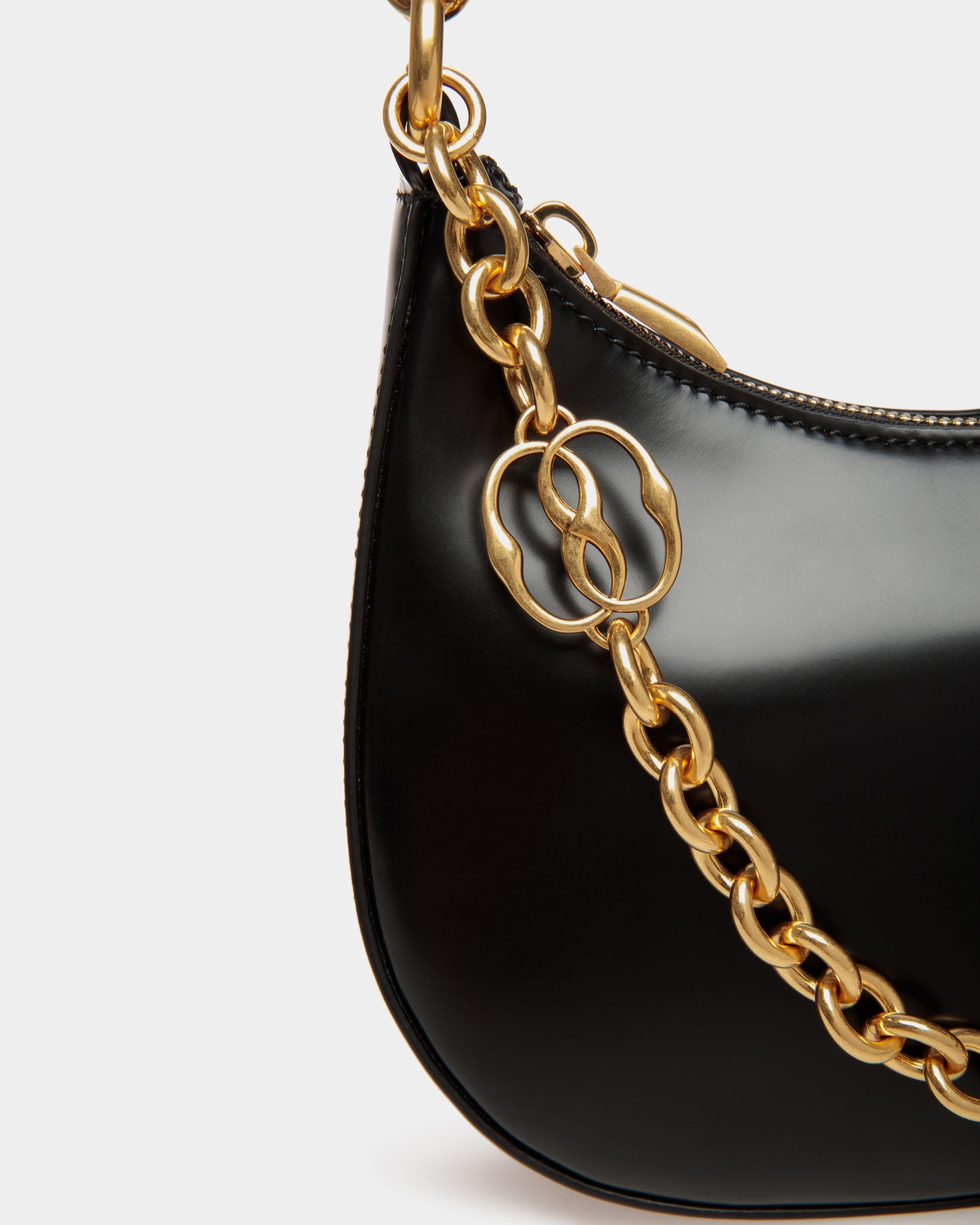 Mini Sac À Bandoulière Emblem En Cuir Brossé Noir - Femme - Bally - 06