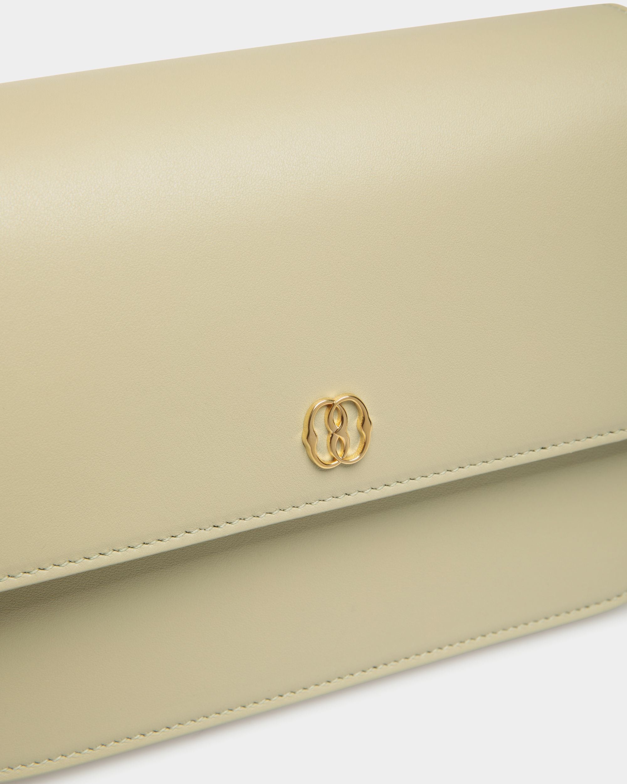Petit Sac À Bandoulière Emblem En Cuir Light Green - Femme - Bally - 06