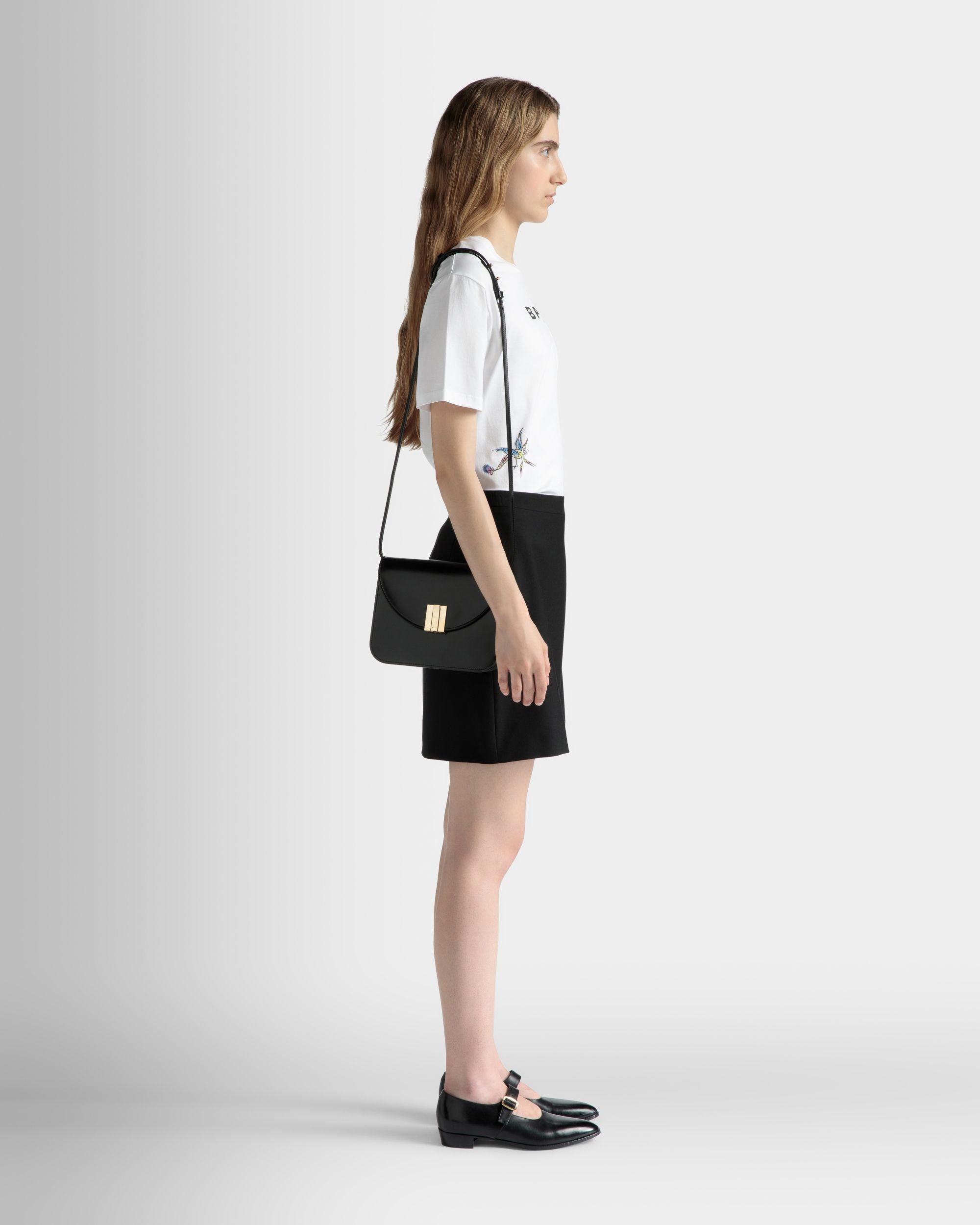 Sac À Bandoulière Ollam En Cuir Brossé Noir - Femme - Bally - 02