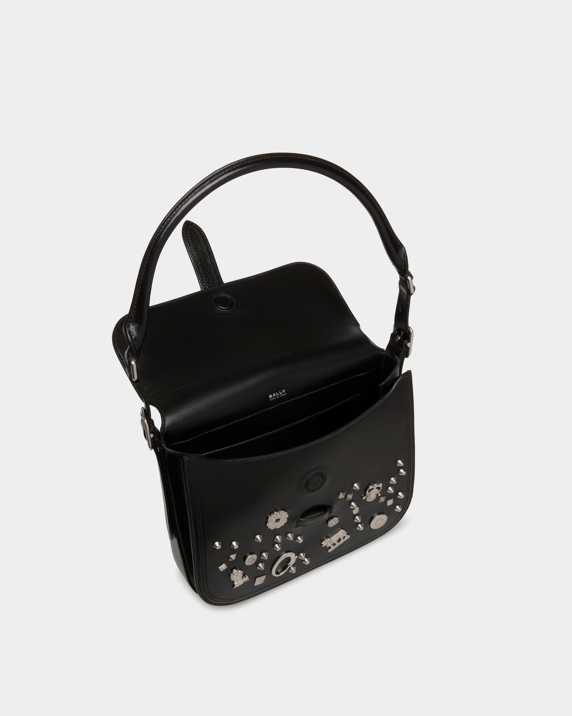 Beckett Crossbody Bag In Black Leather with Studs - Damen - Bally - 05