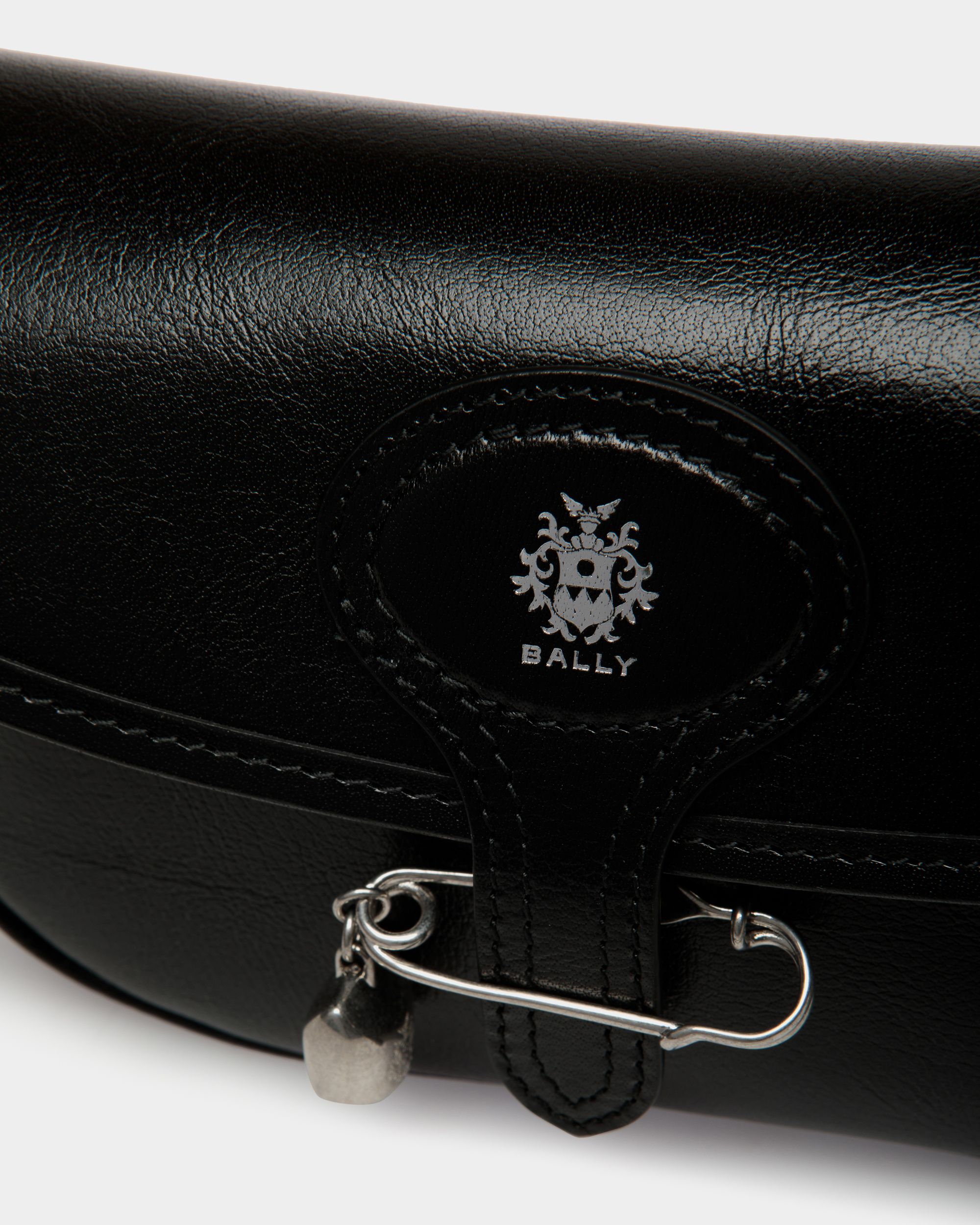 Beckett Minitasche Aus Schwarzem Leder Mit Bally Pin - Damen - Bally - 06