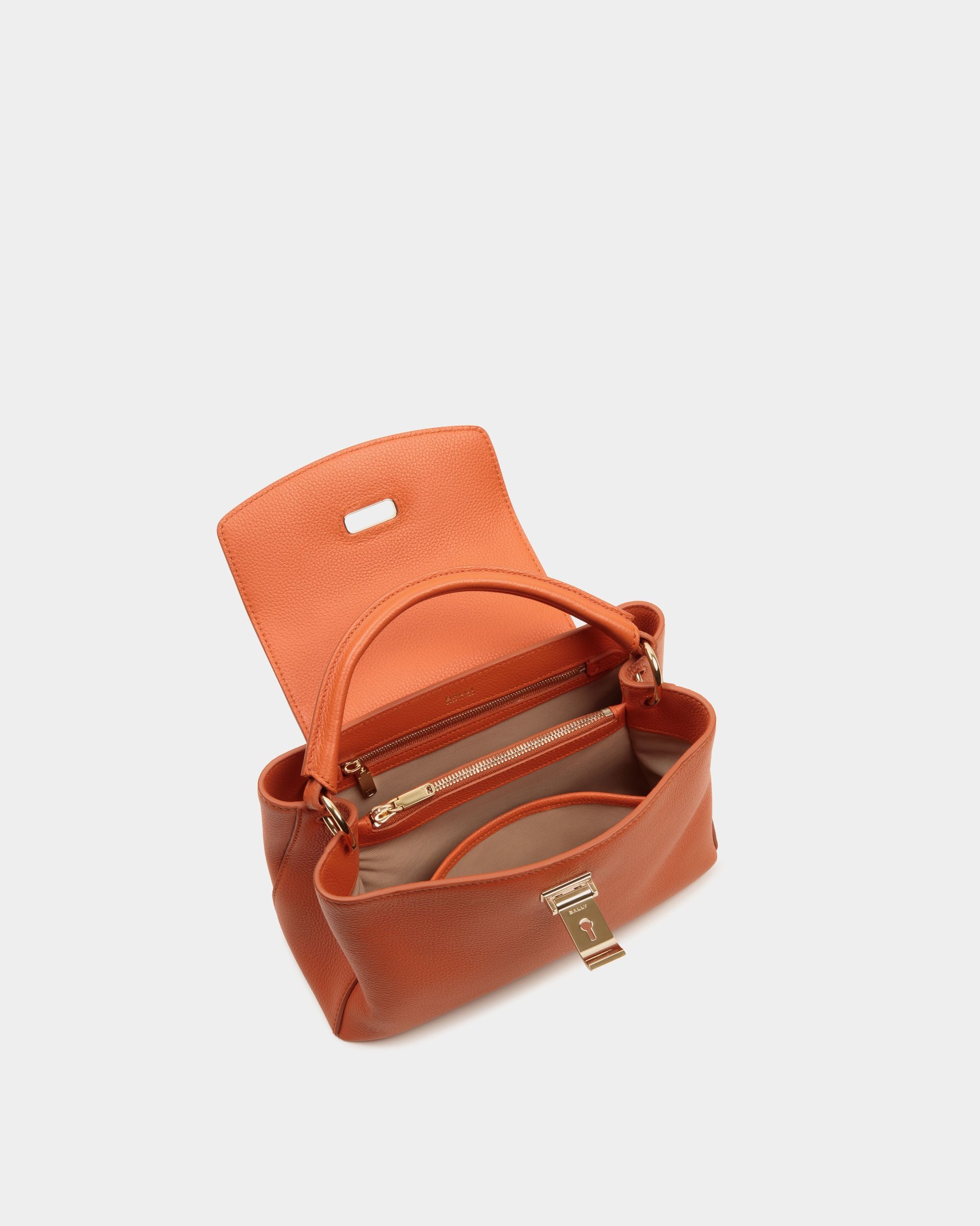 Kleine Lock Me Henkeltasche Aus Genarbtem Leder In Koi Orange - Women's - Bally - 05