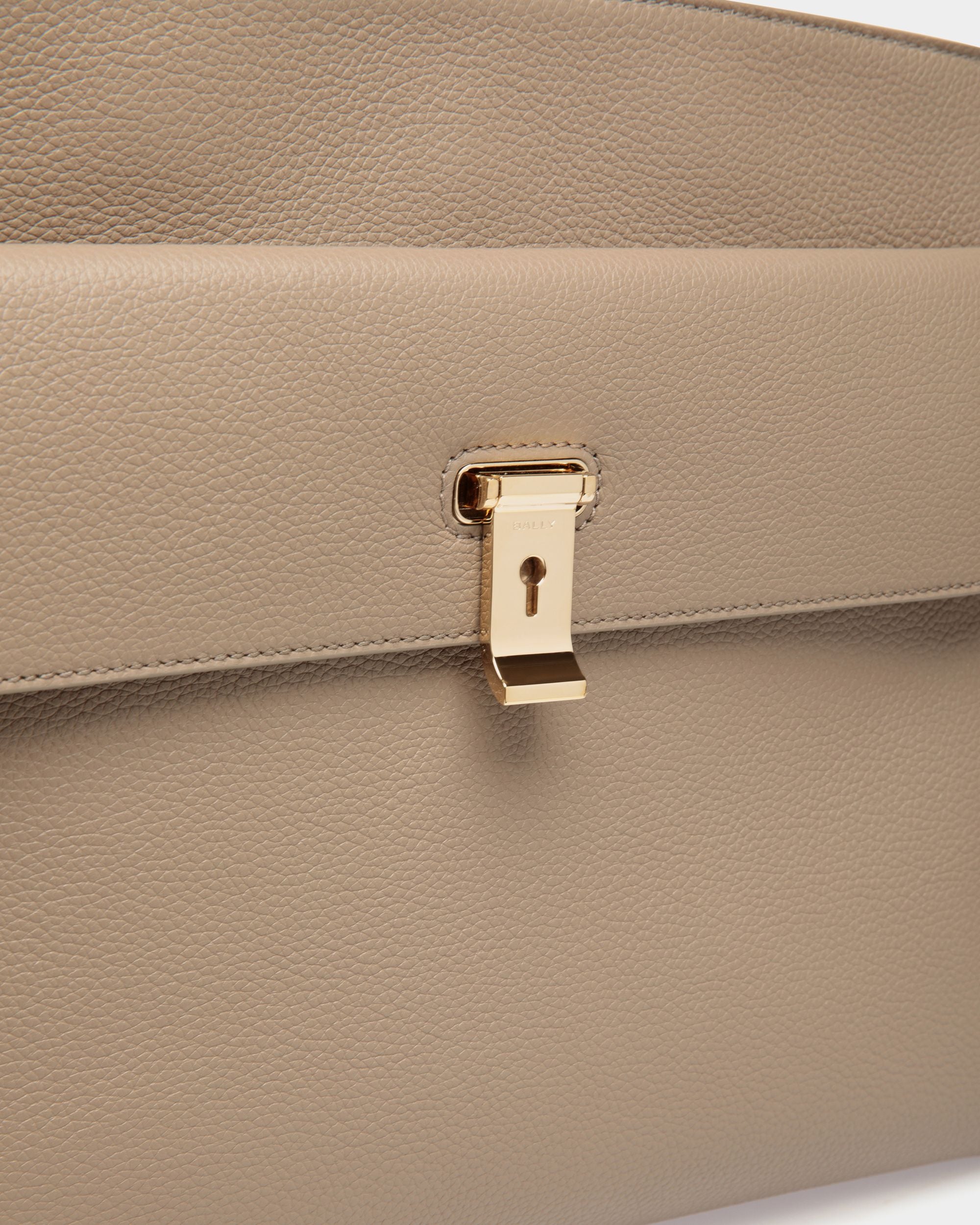 Lock Me Tote Bag In Taupe Grained Leather - Women's - Bally - 05