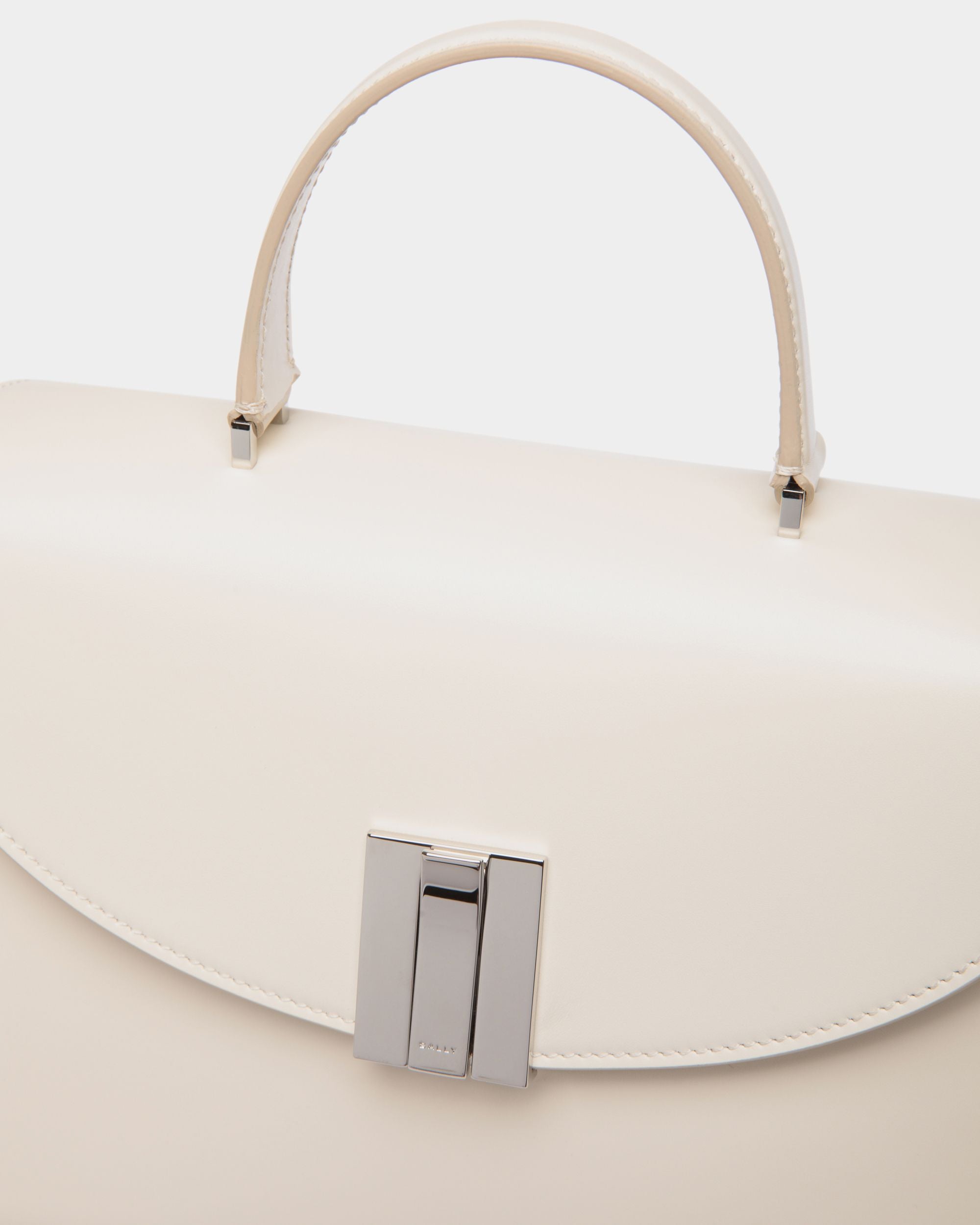 Ollam Top Handle Bag in White Leather - Women's - Bally - 06