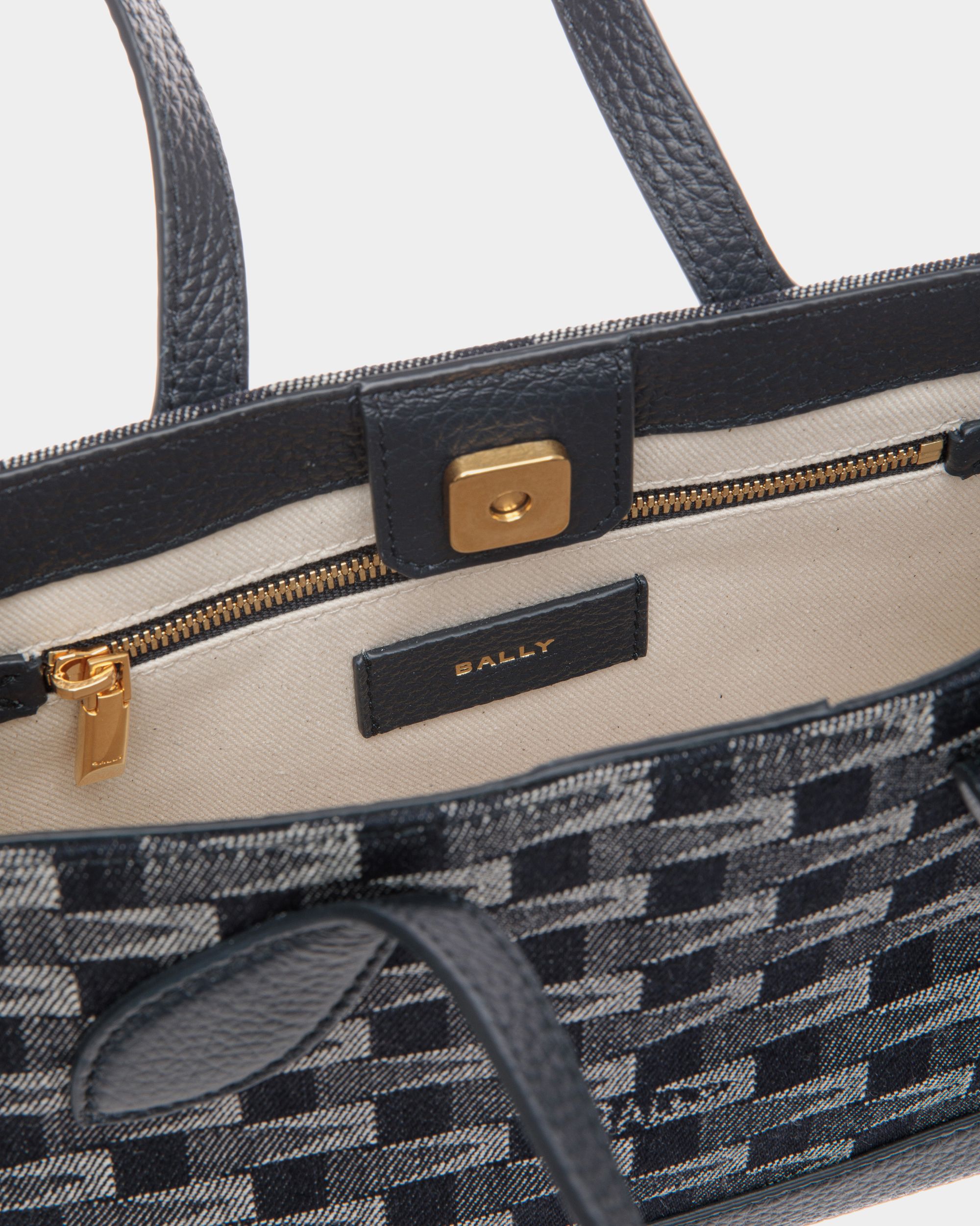 Mini Sac Bar En Coton Bleu Imprimé Pennant - Femme - Bally - 04