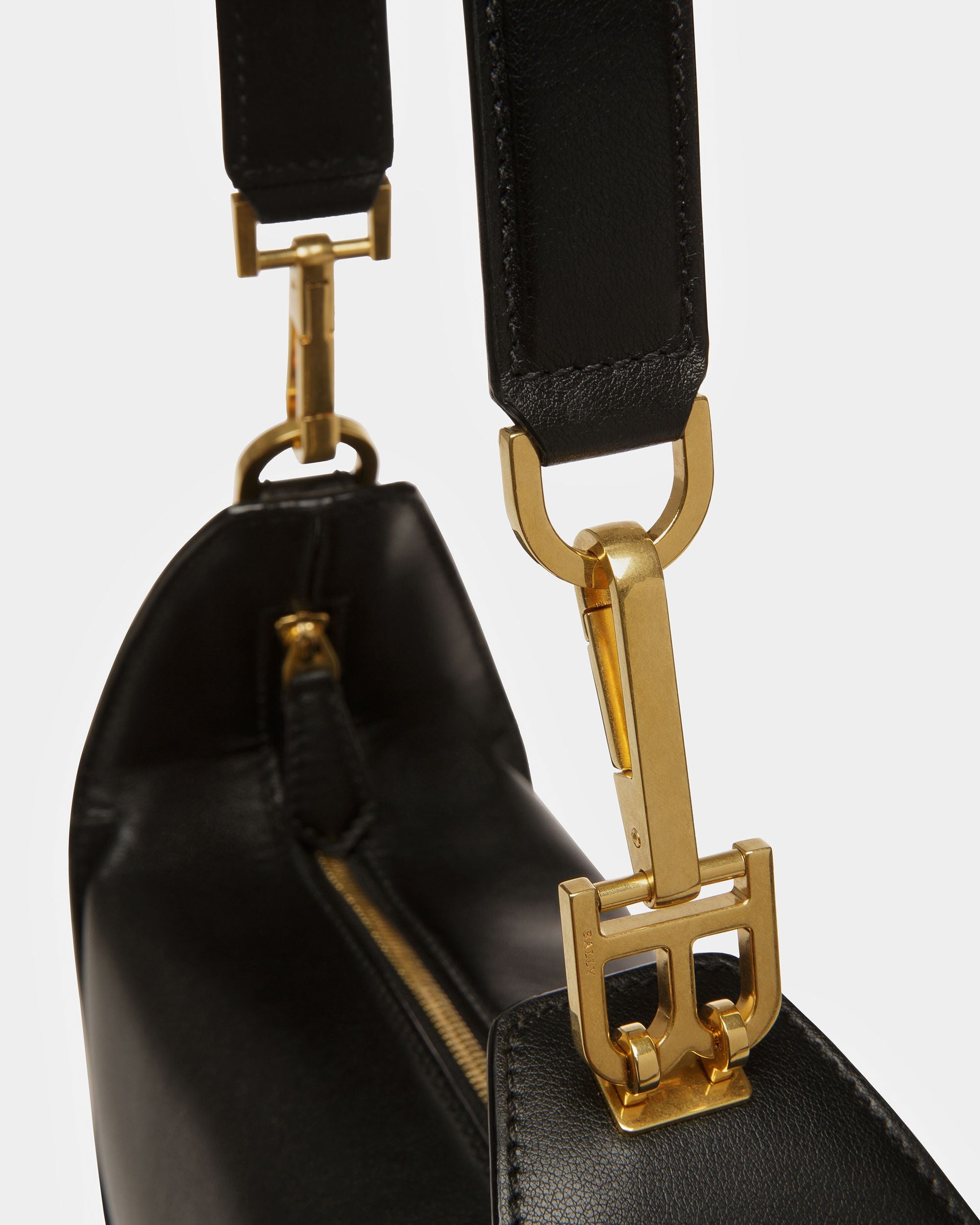 B-Hook Schultertasche Aus Leder In Schwarz - Damen - Bally - 05