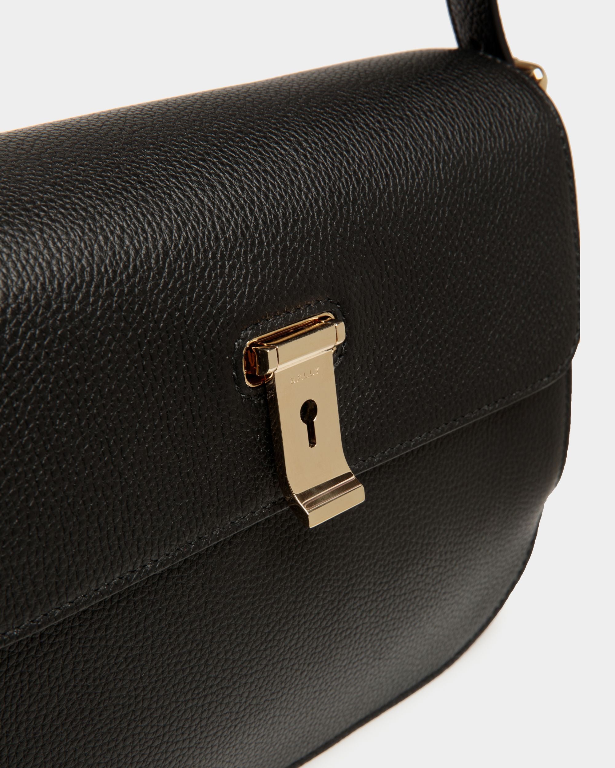 Sac D’épaule Lock Me En Cuir Grainé Noir - Femme - Bally - 06