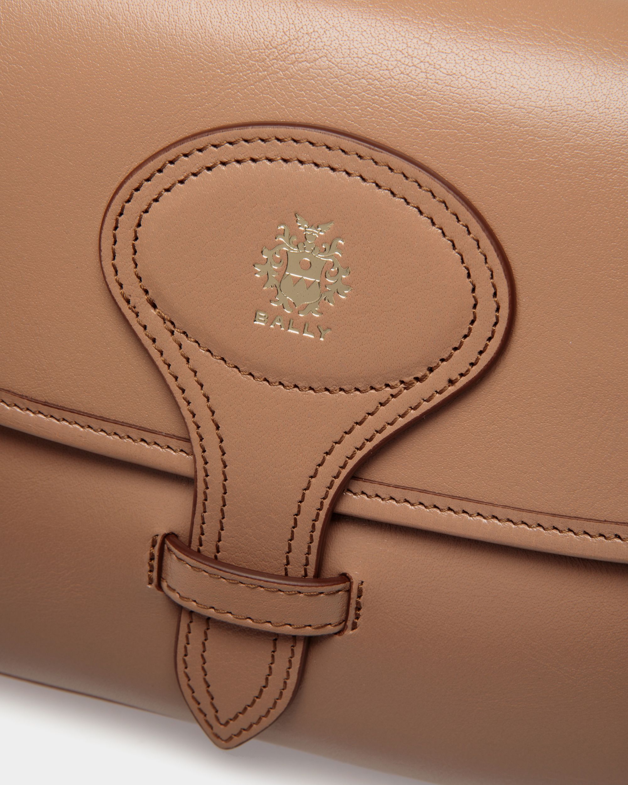 Beckett Umhängetasche Aus Leder In Praline Beige - Donna - Bally - 06