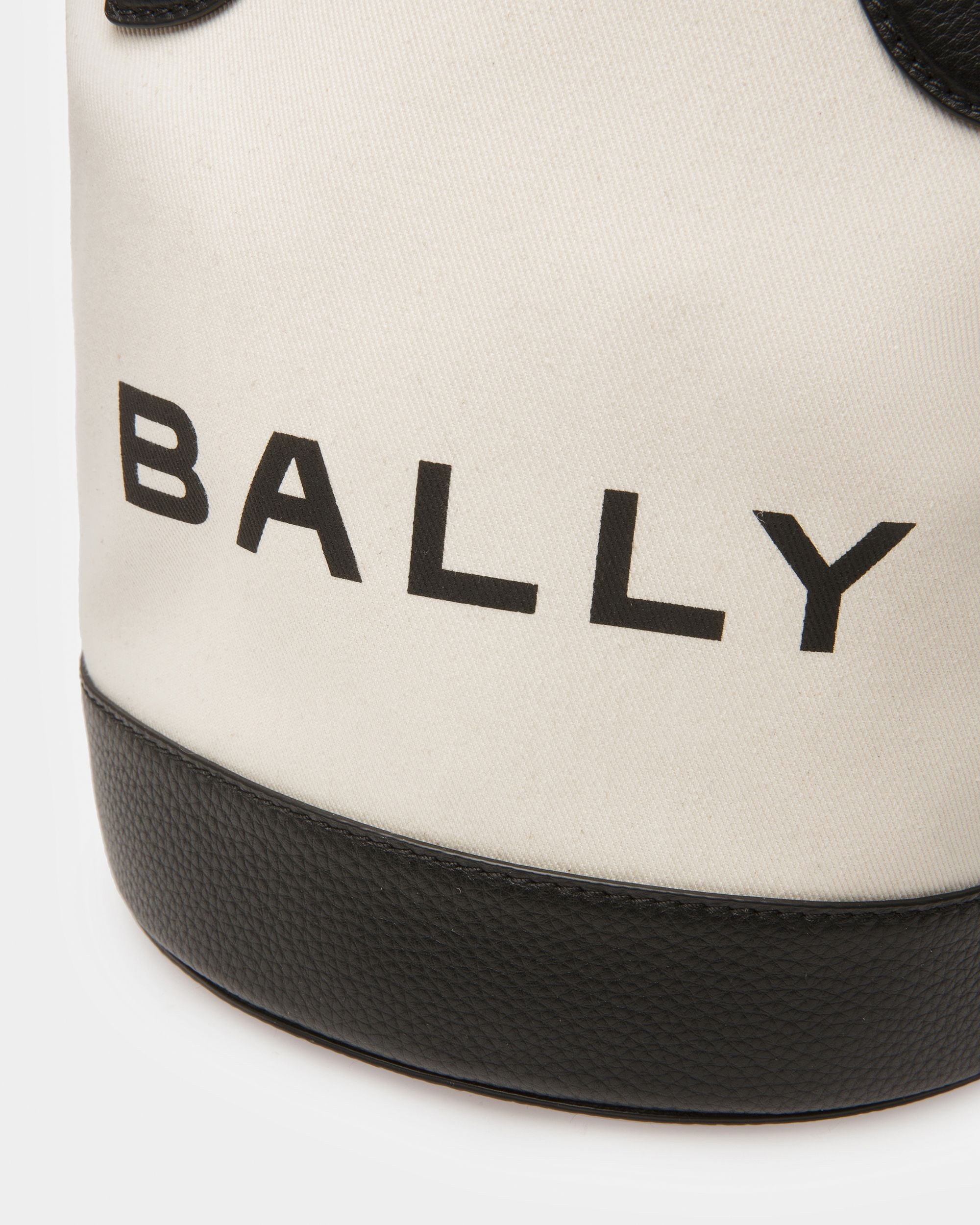 Borsa A Secchiello Bar In Tessuto Color Naturale E Nero - Donna - Bally - 06