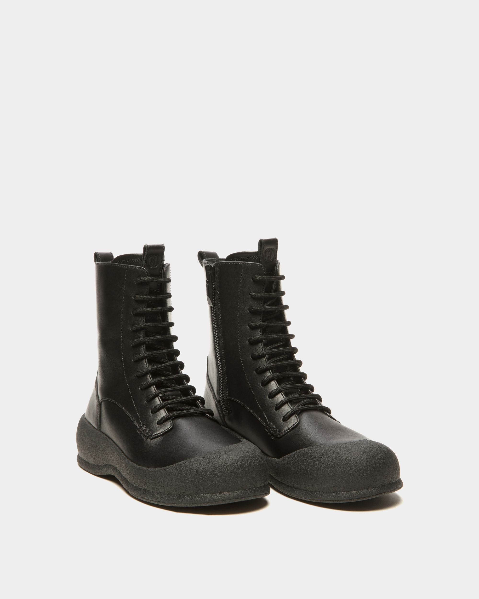 Celsyo | Damenstiefelette | Schwarzes Leder | Bally | Still Life 3/4 Vorderseite