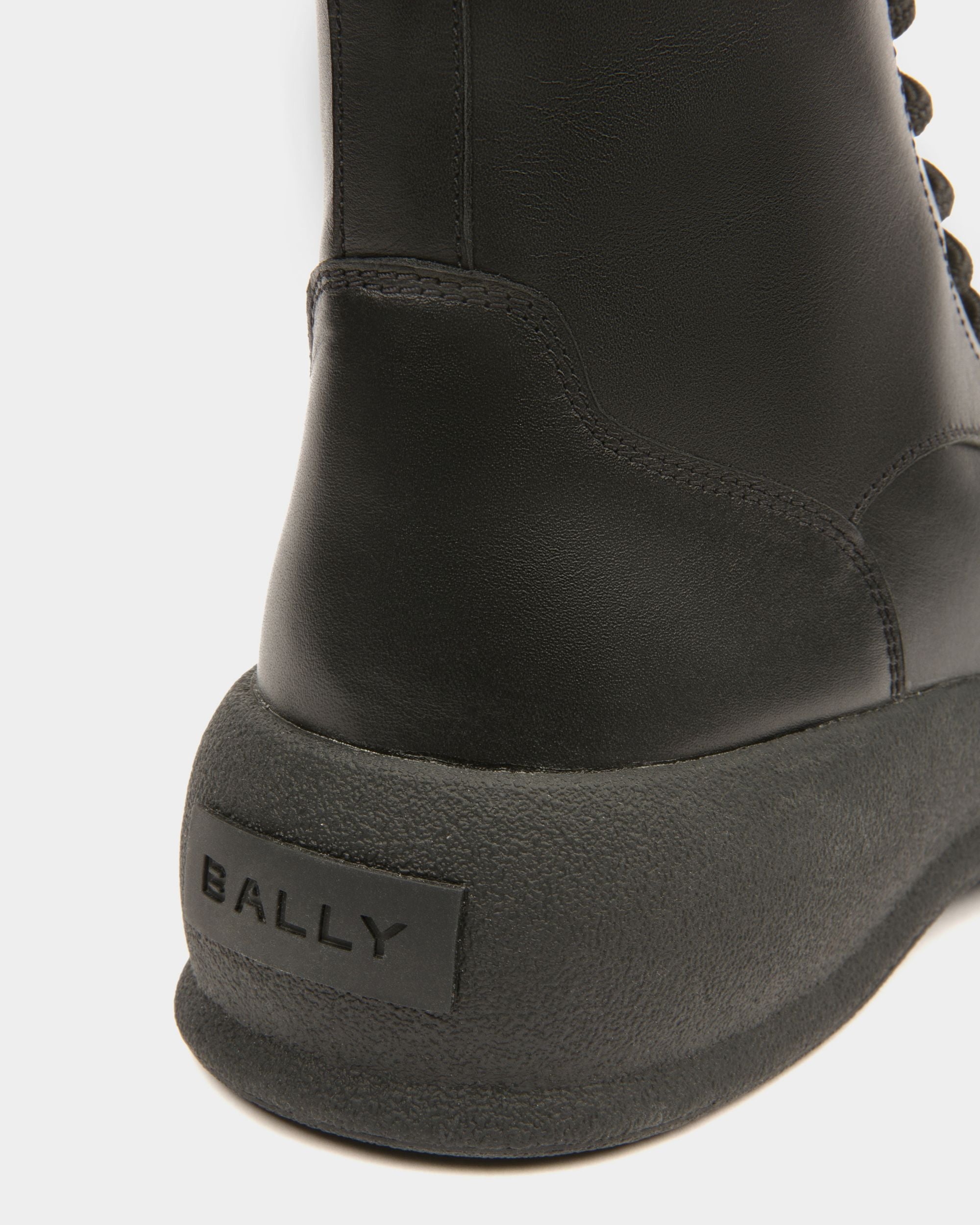 Celsyo | Damenstiefelette | Schwarzes Leder | Bally | Still Life Detail