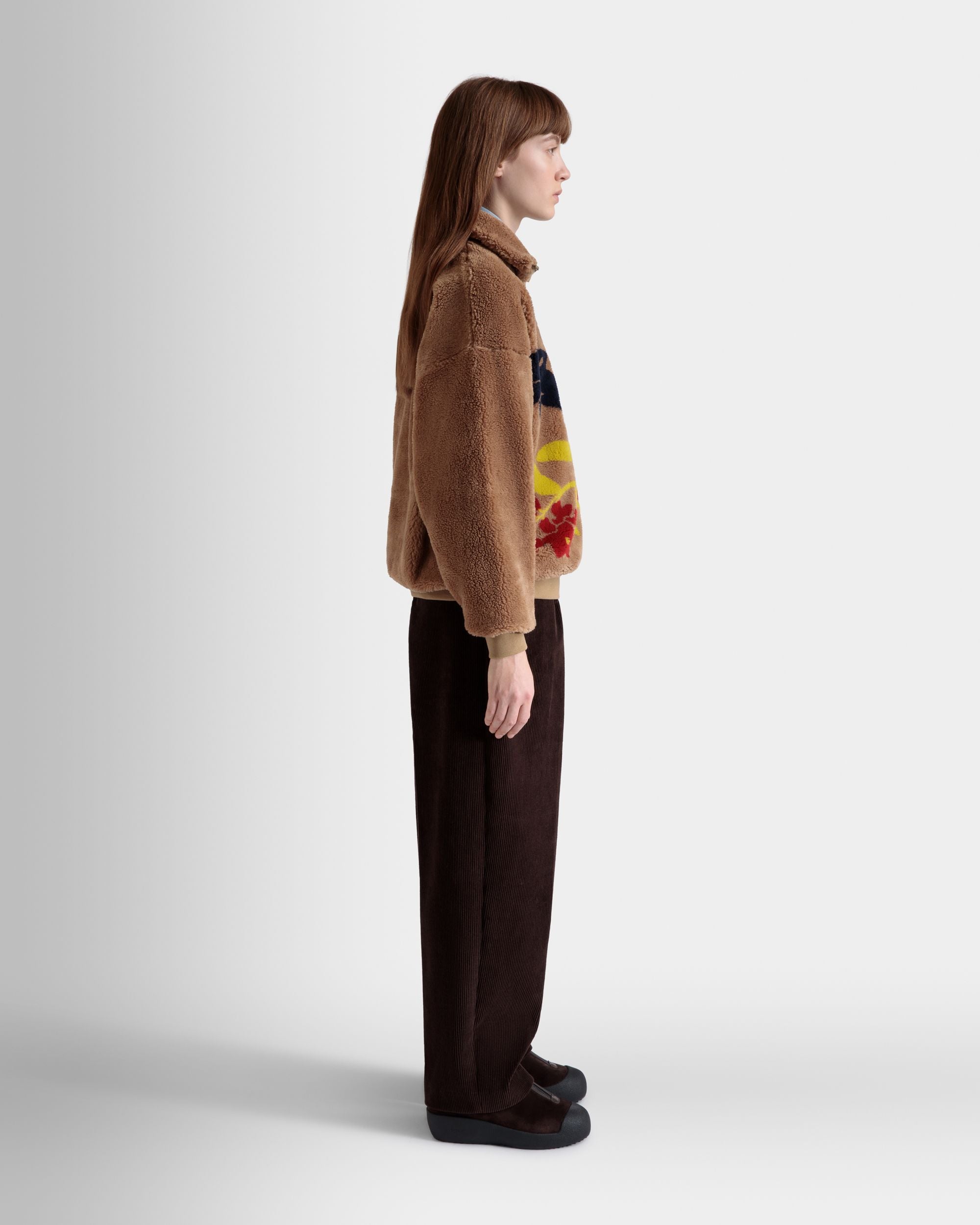 Winter Capsule Sweatshirt Mit Halbem Reißverschluss Und Alpenblumen Aus Fleece In Camel - Femme - Bally - 05