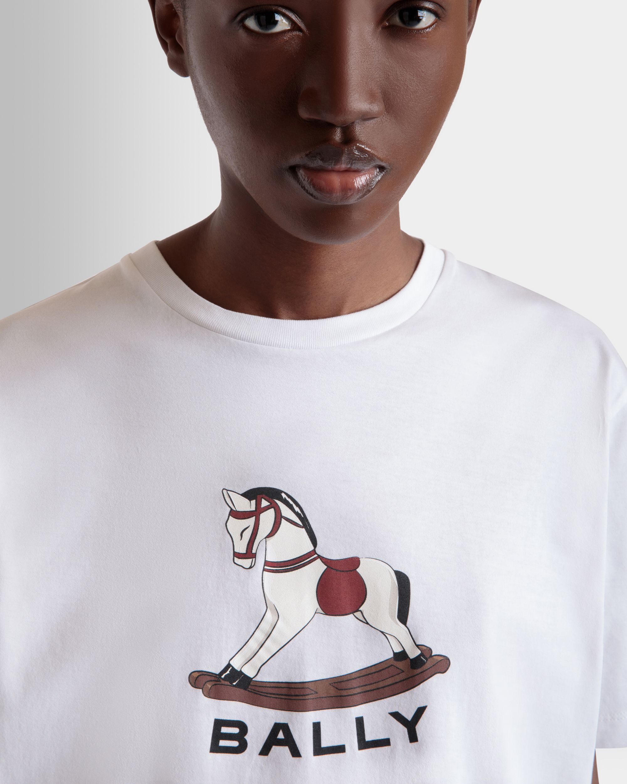 T-Shirt In Cotone Bianco Con Stampa Rocking Horse Di Beni Bischof - Donna - Bally - 03