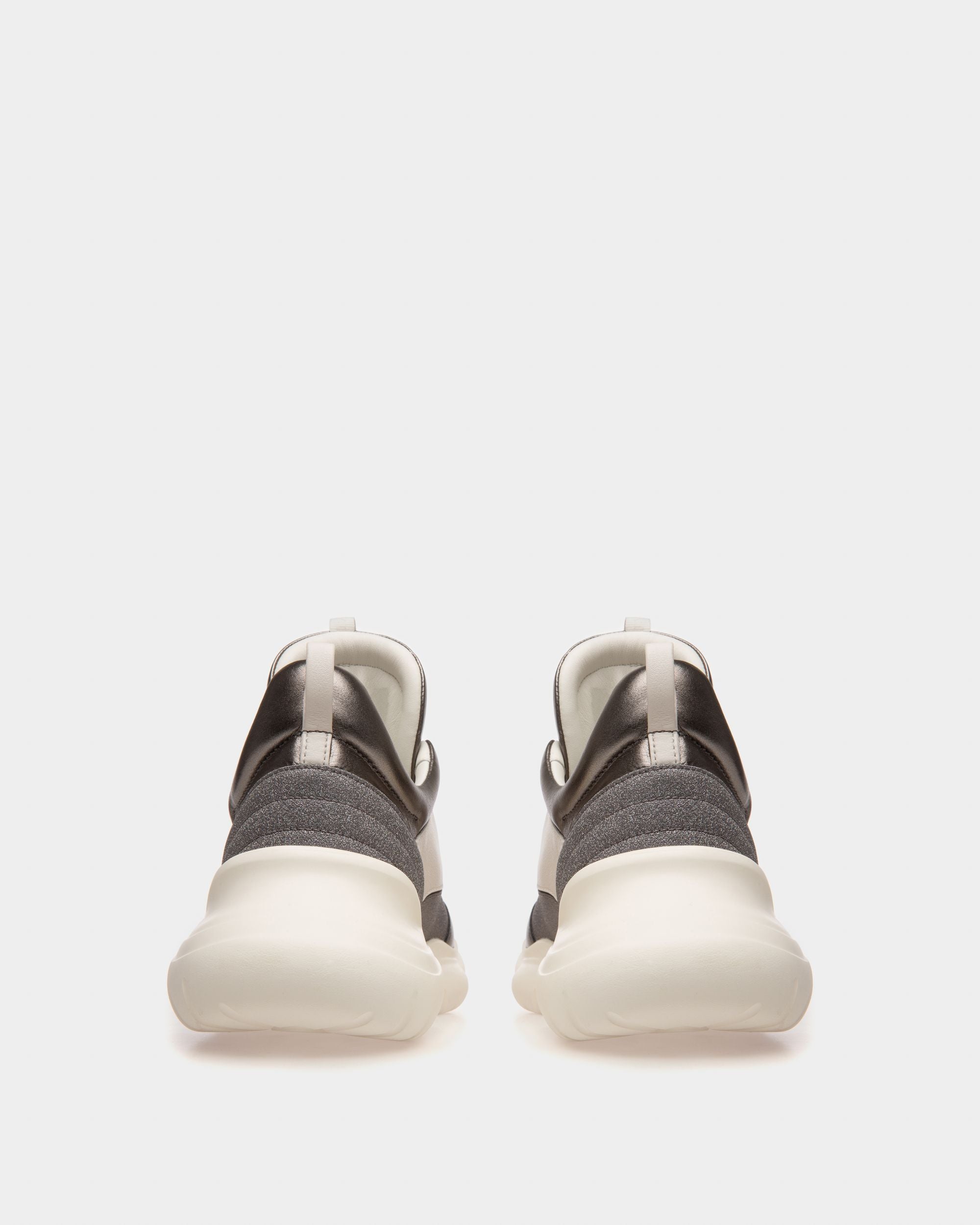 Claires Sneakers En Cuir Gris Et Blanc - Femme - Bally - 04