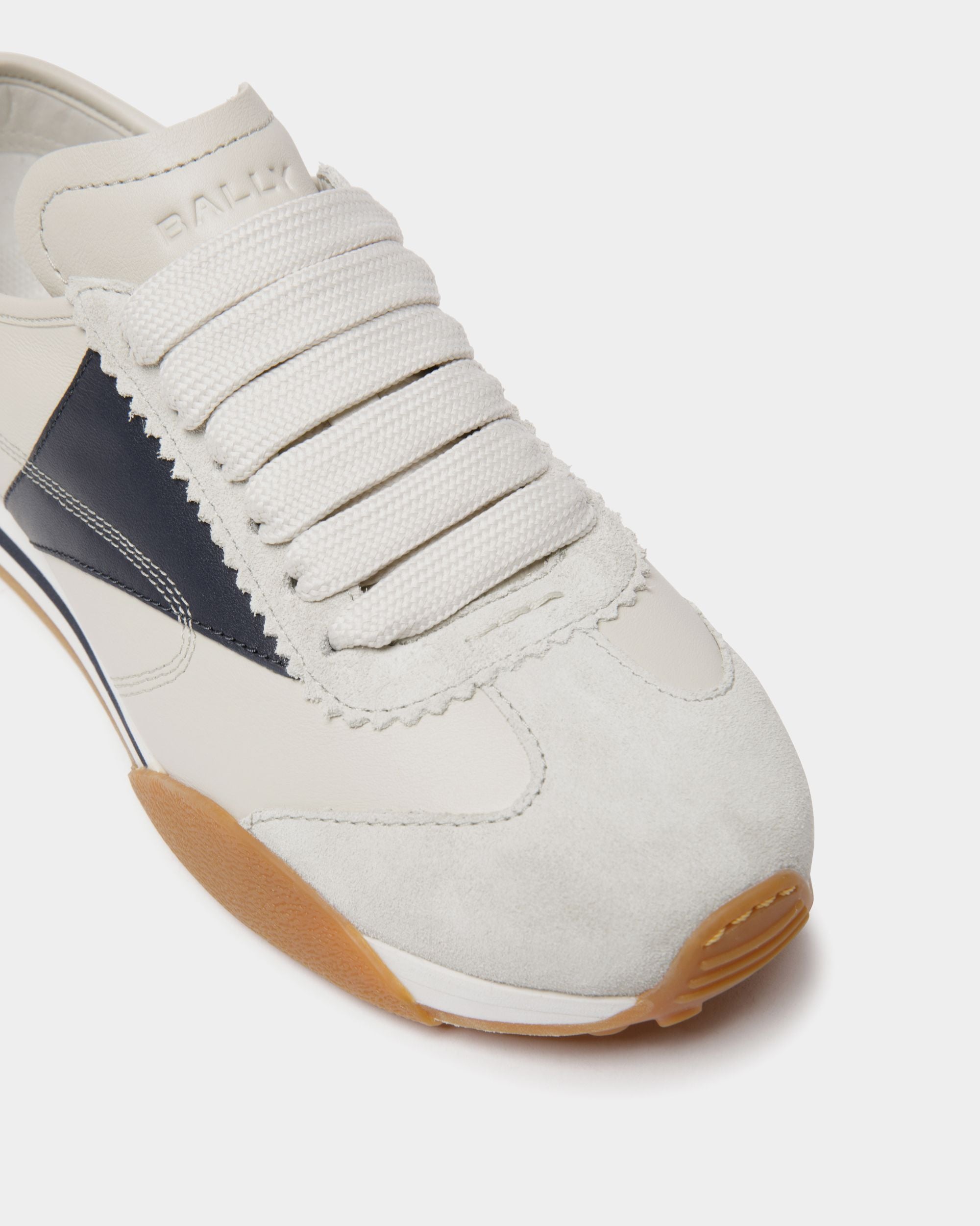 Sussex Sneaker aus Weißem und Navy Blau Leder - Damen - Bally - 04