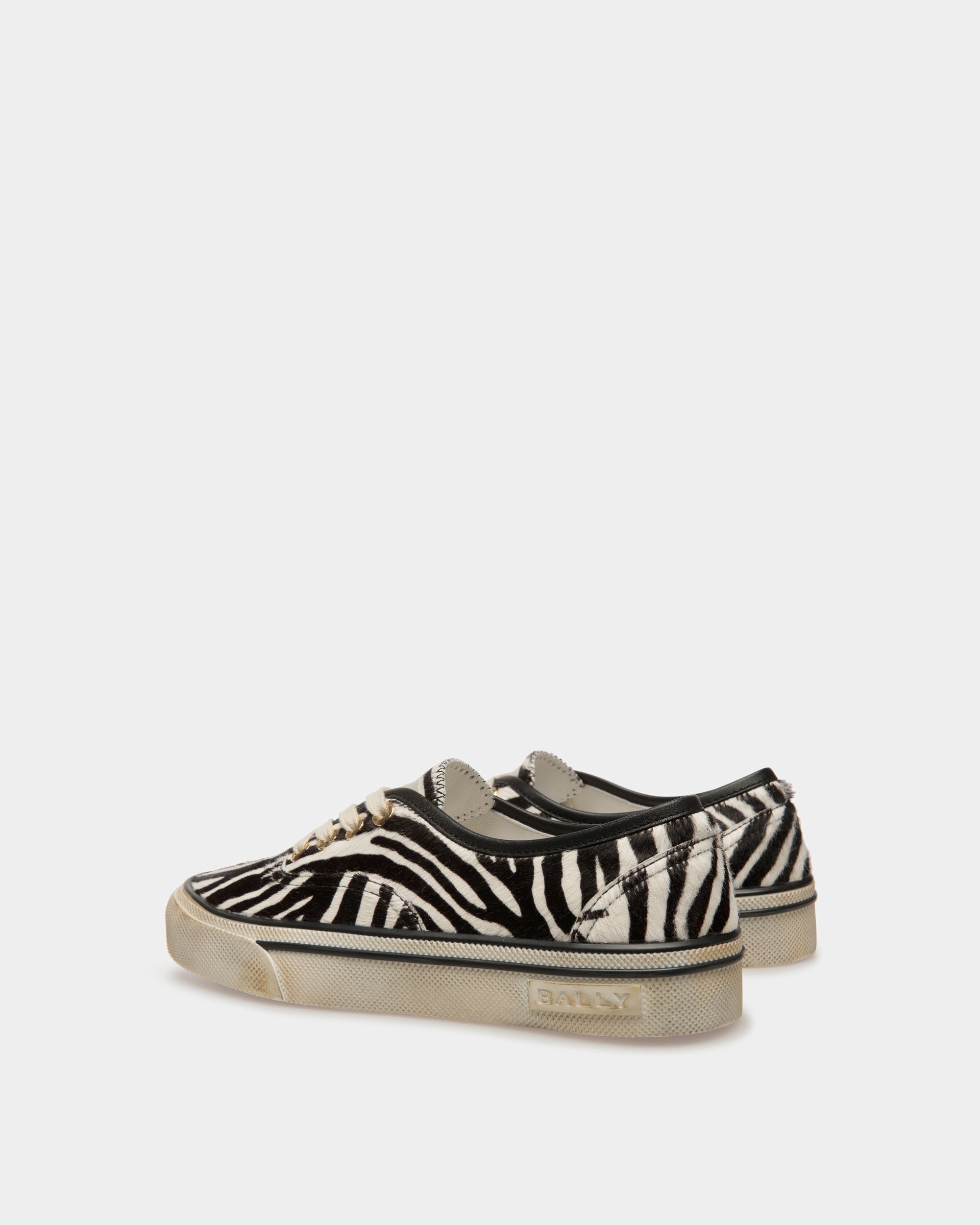 Santa Ana Sneakers Aus Kalbsleder Mit Fell In Weiß Und Schwarz - Damen - Bally - 03
