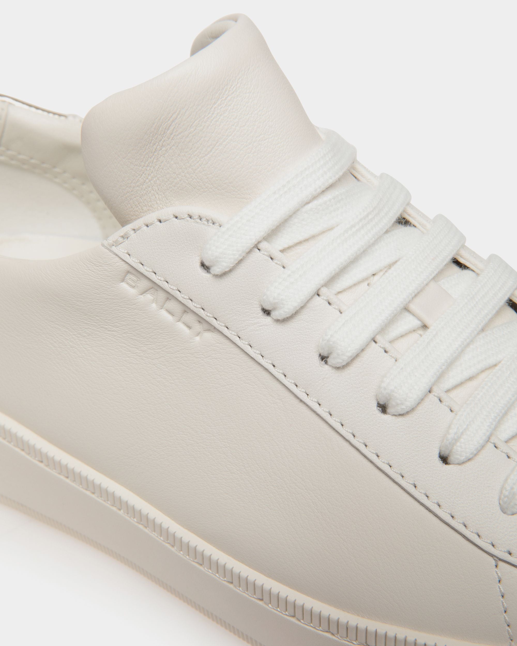 Sneaker Raise In Pelle Bianca E Oro - Donna - Bally - 06