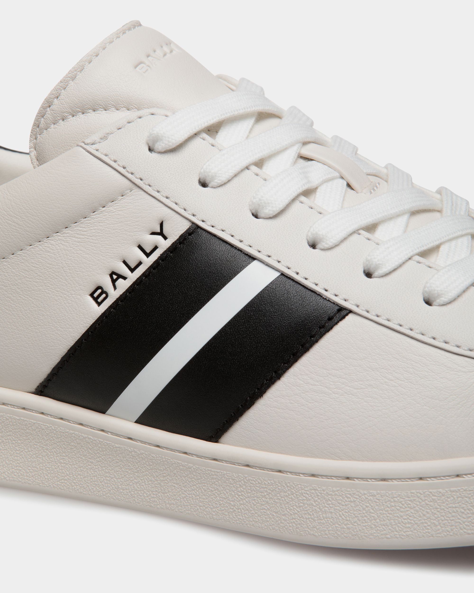 Sneaker Tennis In Pelle Bianca E Nera - Donna - Bally - 06