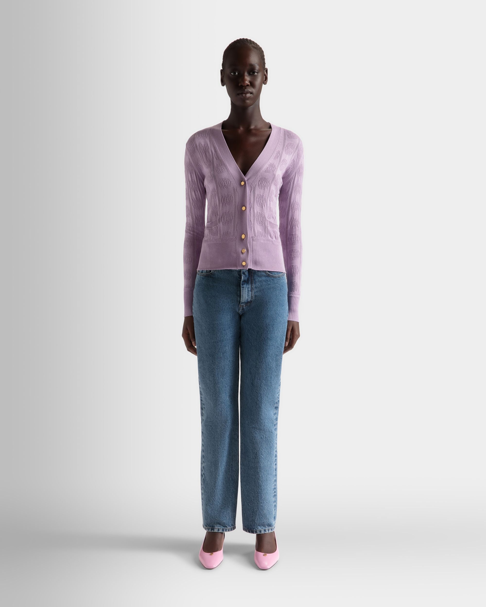 Damen-Cardigan aus fliederfarbener Seidenmischung | Bally | Model getragen Vorderseite