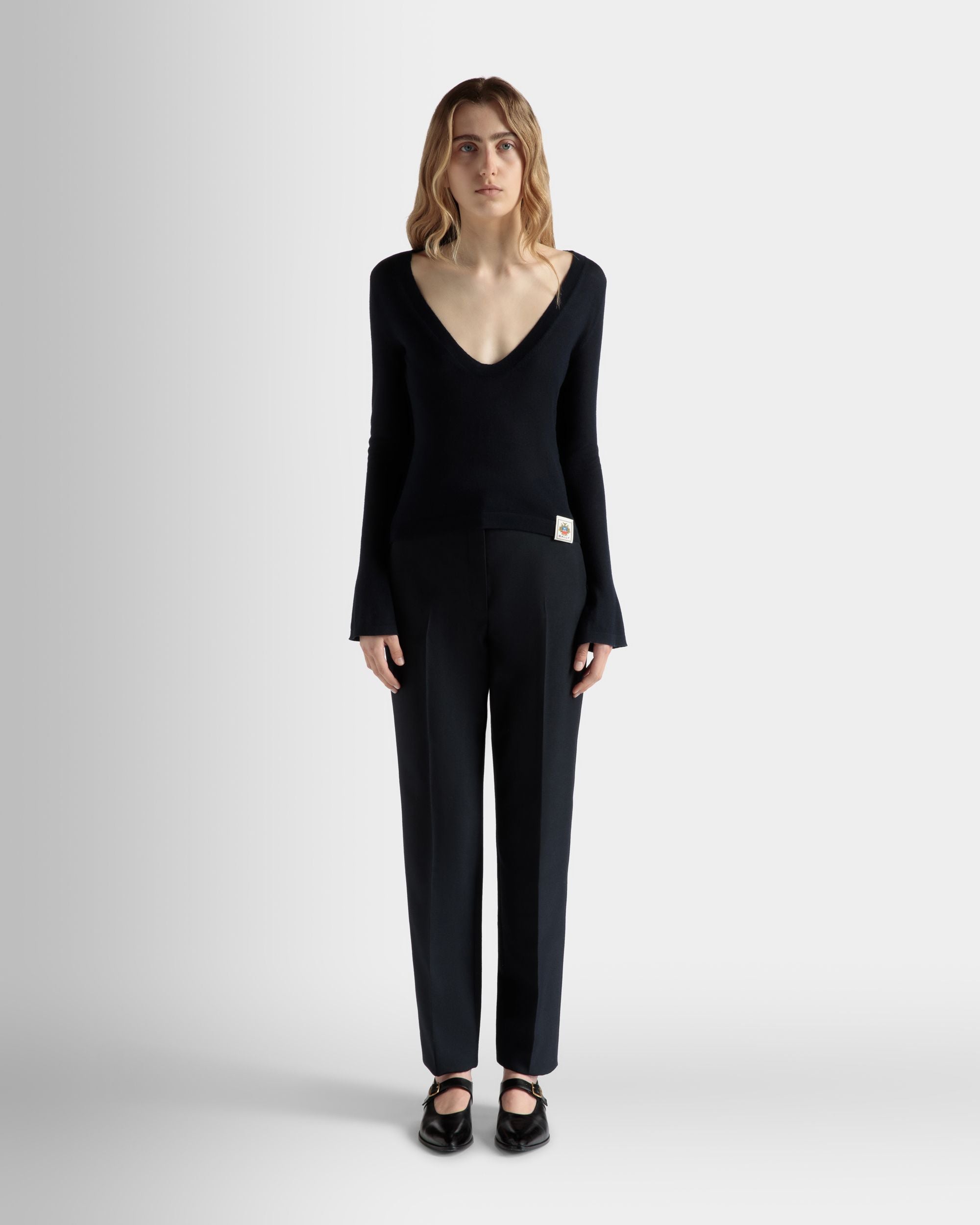 Top Con Scollo A V In Cachemire Navy Blue Lavorato A Maglia - Donna - Bally - 02