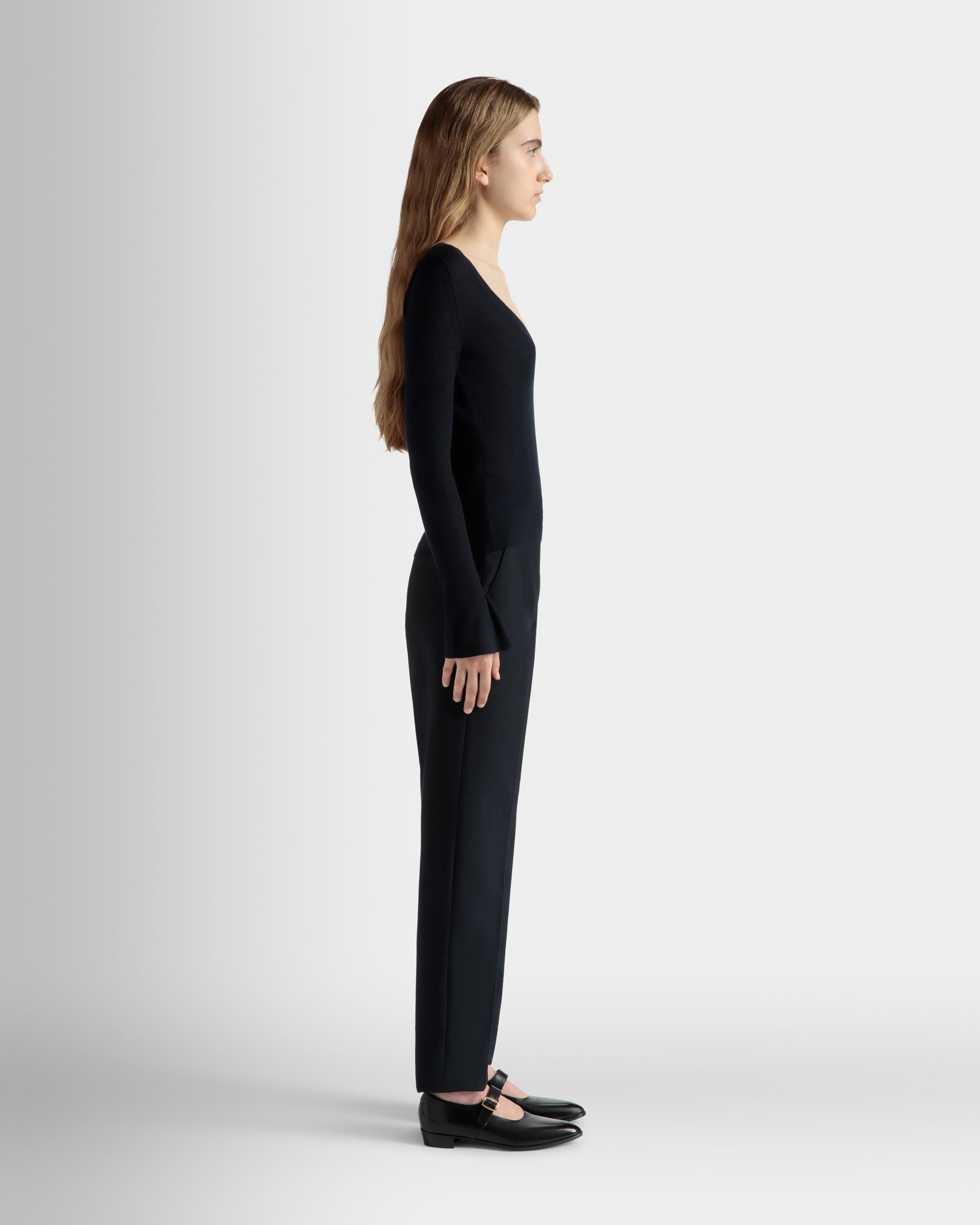 Top Con Scollo A V In Cachemire Navy Blue Lavorato A Maglia - Donna - Bally - 05
