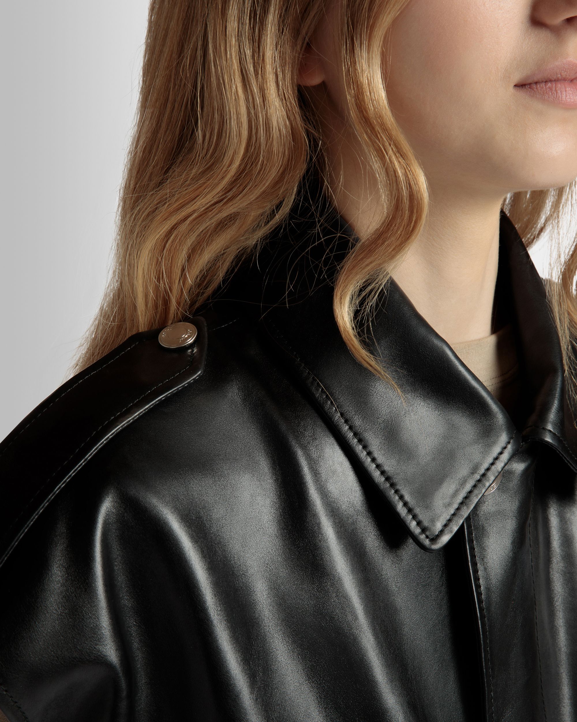 Gilet En Cuir Noir - Femme - Bally - 04
