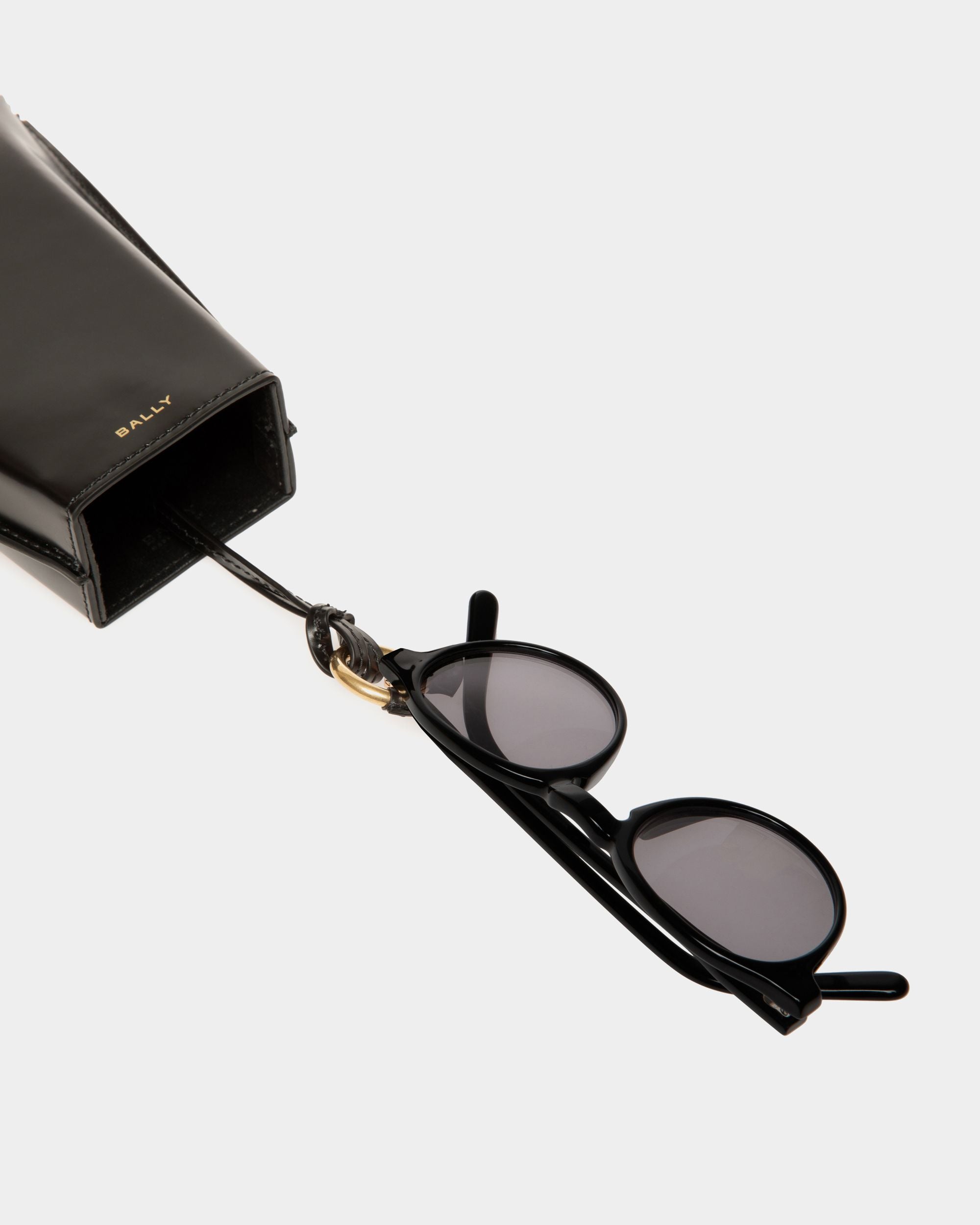 Belle Sonnenbrillenetui Aus Gebürstetem Leder In Schwarz - Damen - Bally - 03