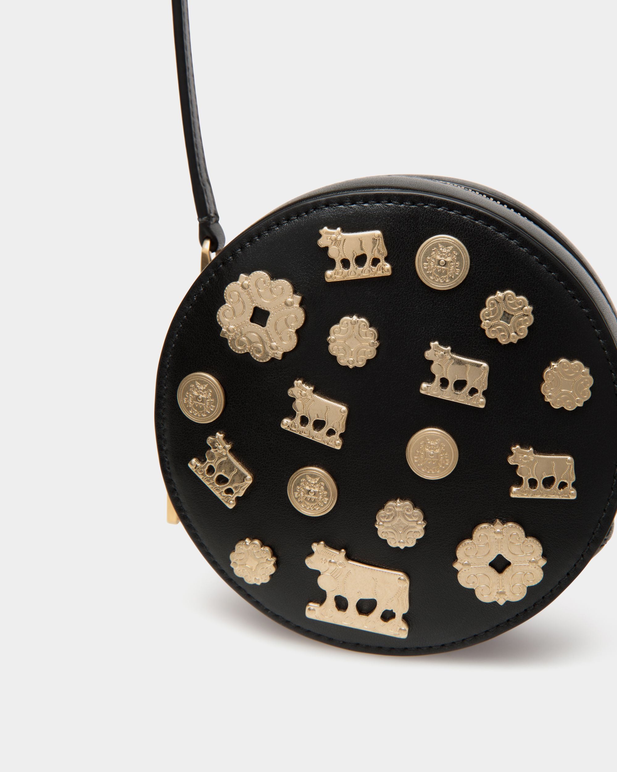Swissness Round Minibag Mit Nieten Aus Leder In Schwarz - Donna - Bally - 04