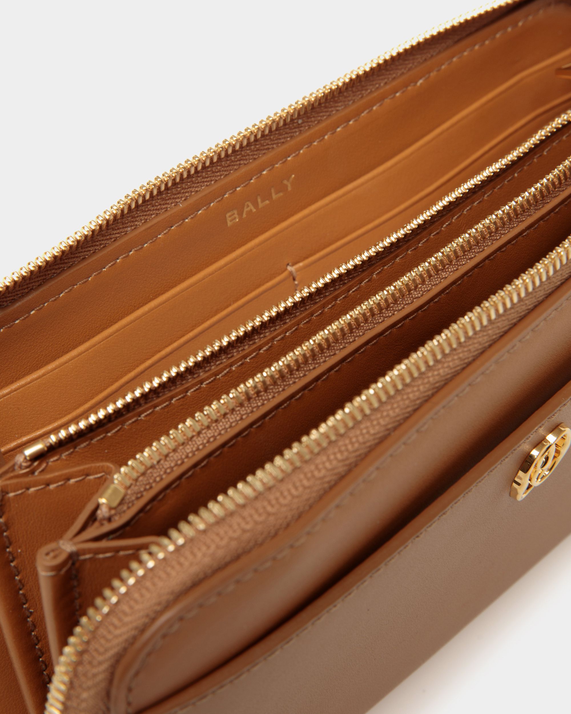 Portefeuille Long Emblem En Cuir Marron - Femme - Bally - 04