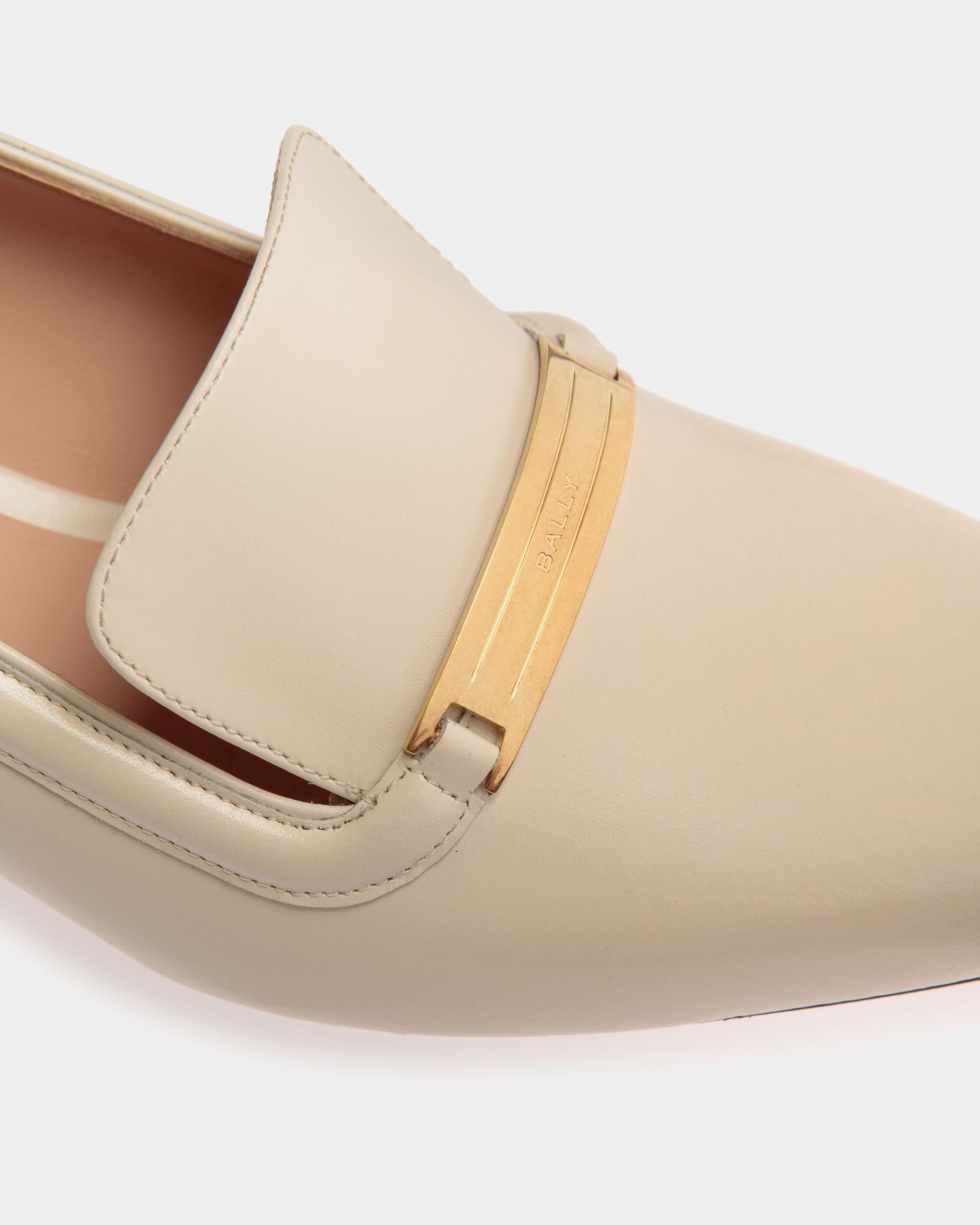 Deco Pump in White Leather - Women's - Bally - 06